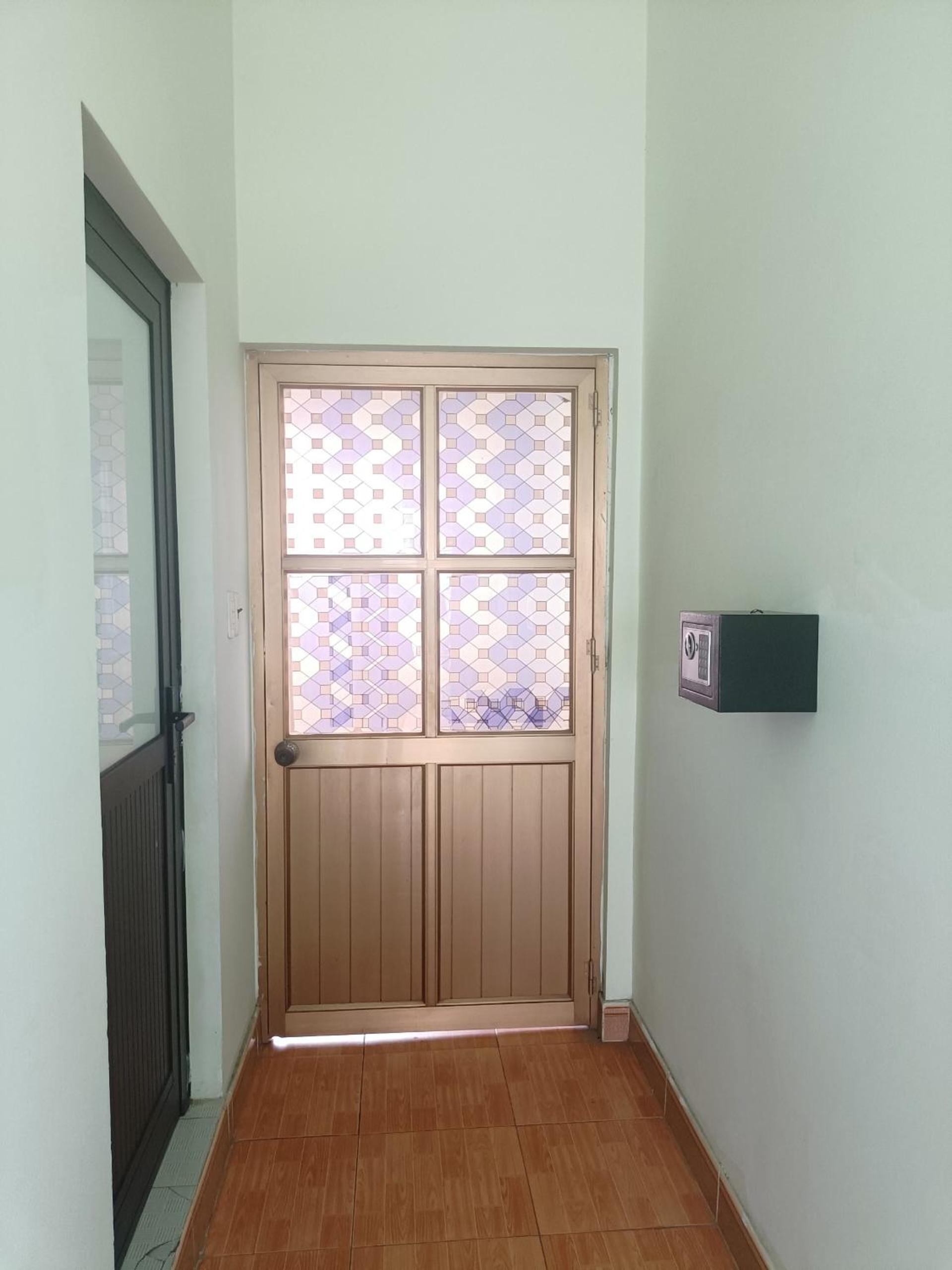 Bee Hostel