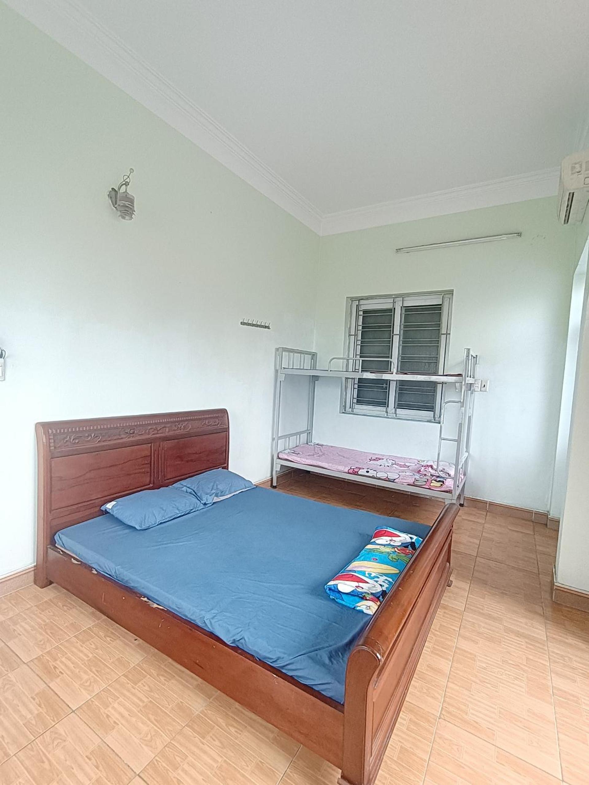 Bee Hostel