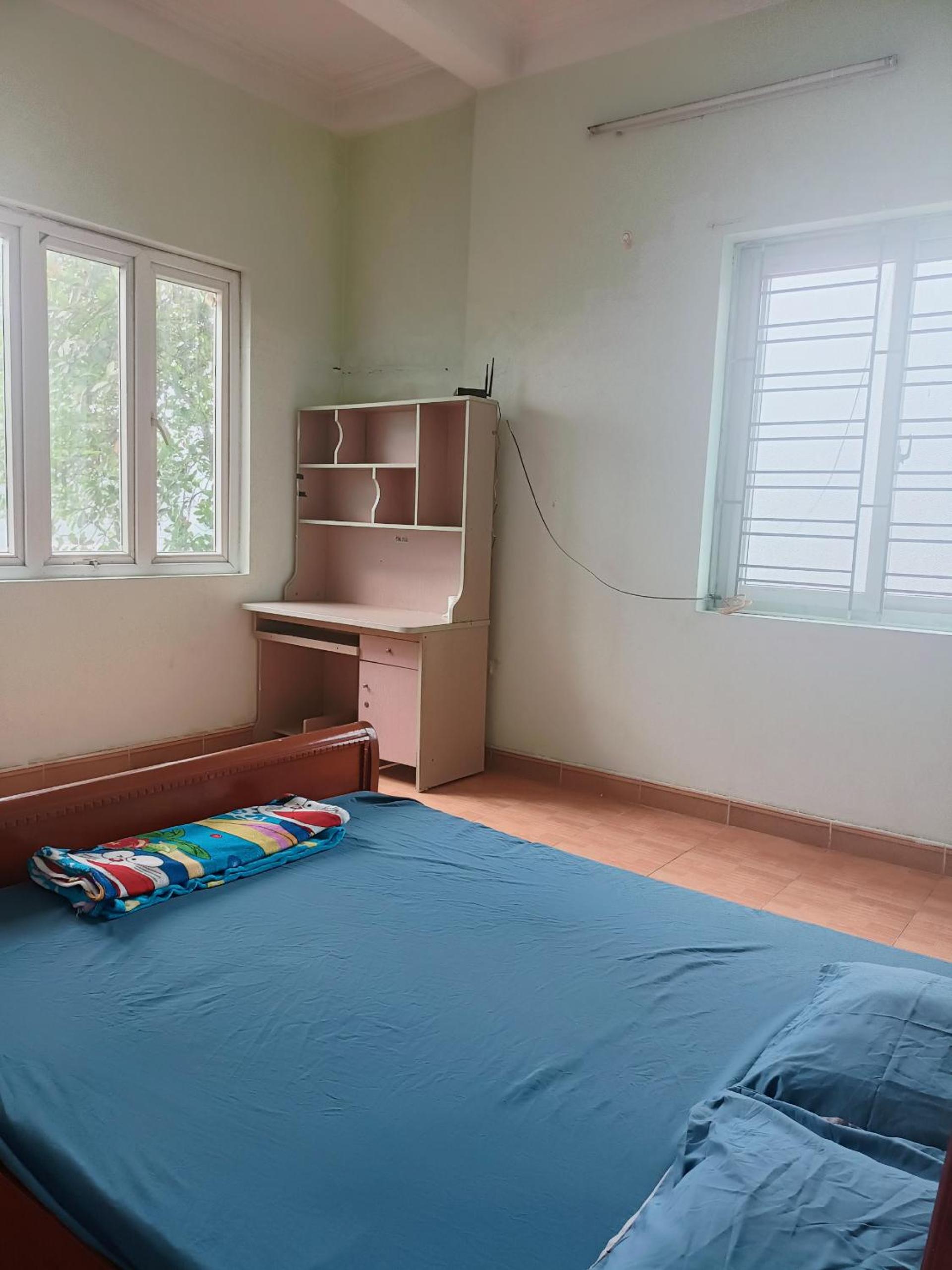 Bee Hostel