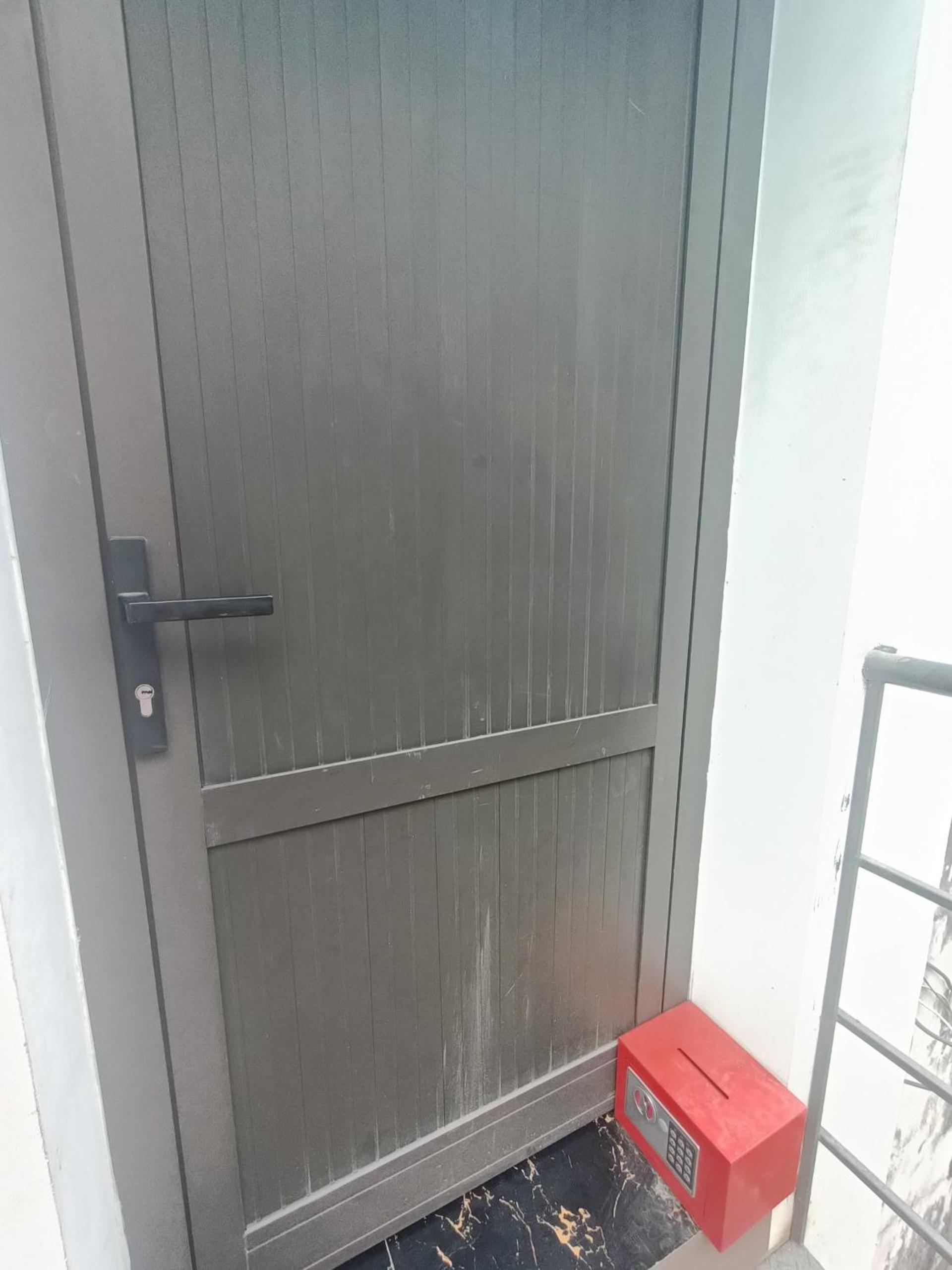 Bee Hostel