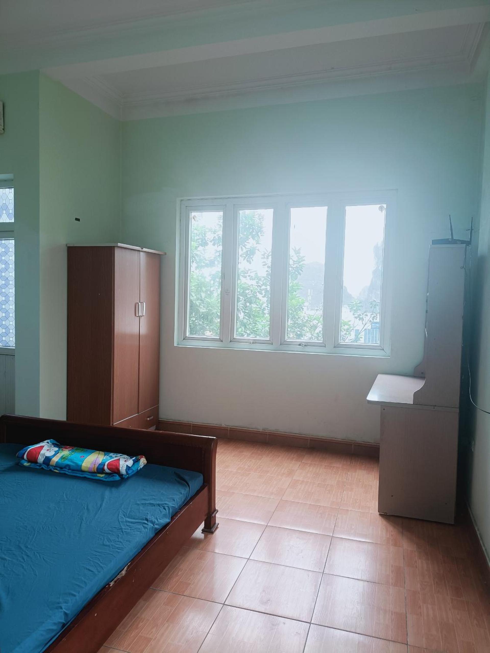 Bee Hostel