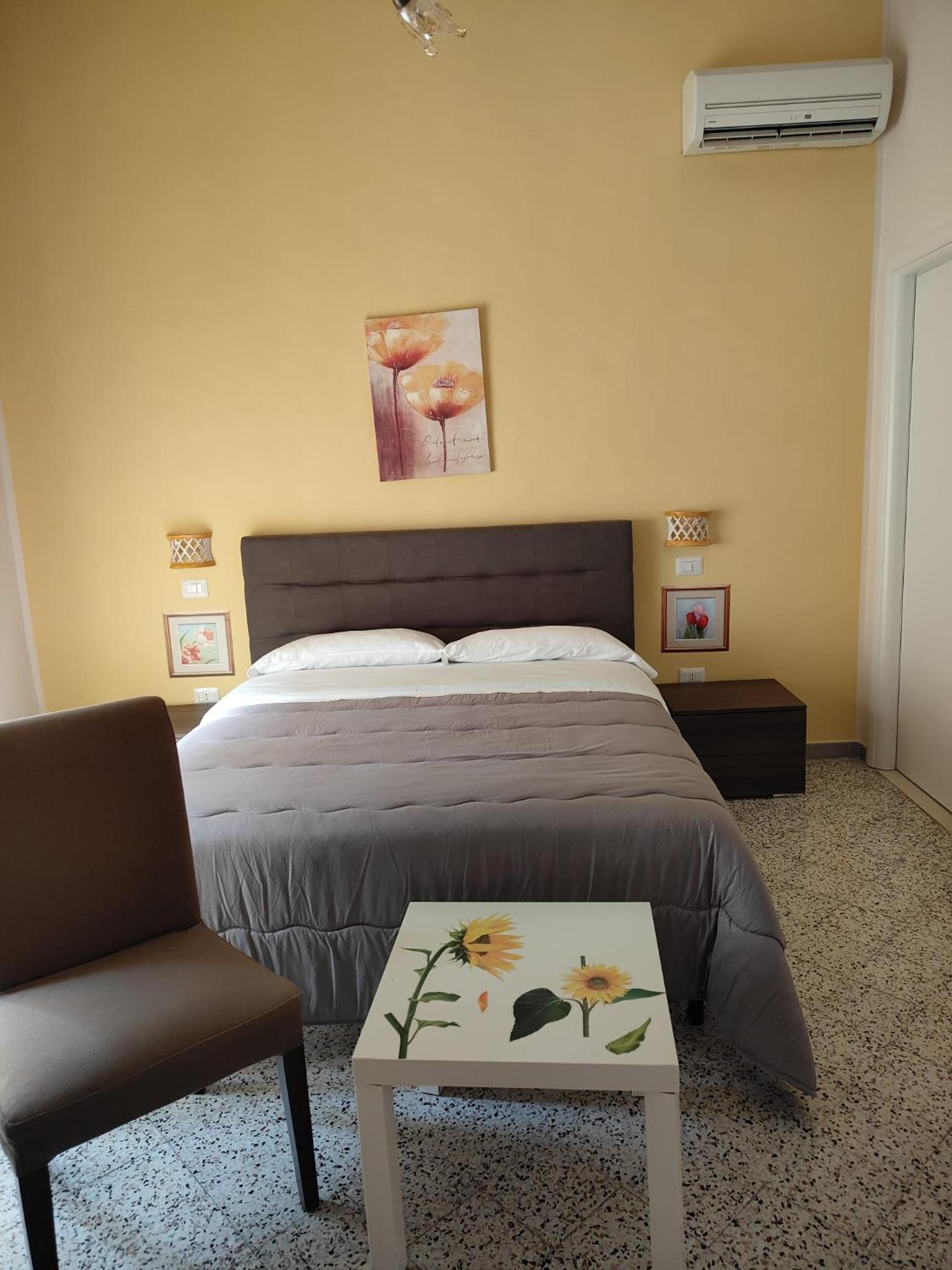 B & B Amore en Vietri — hotel room