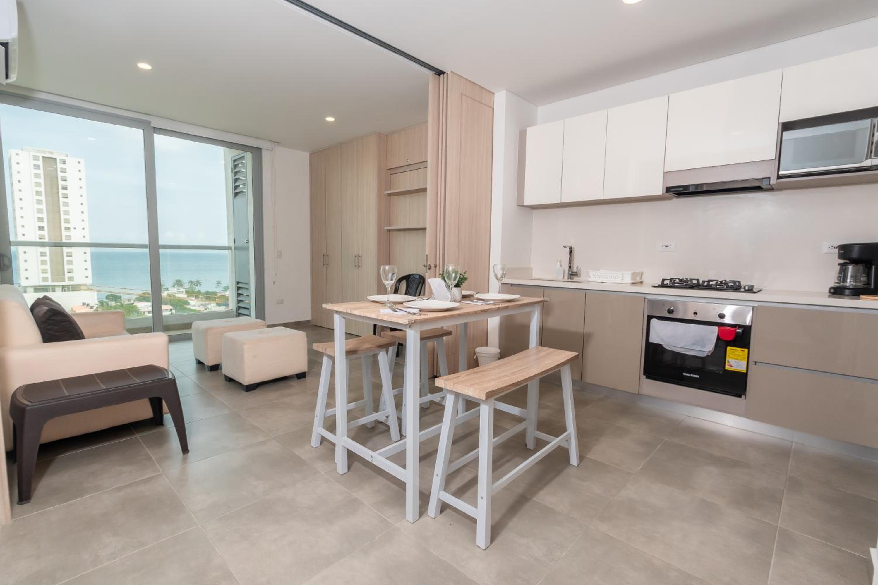 Beachside Bliss: Salguero Suites