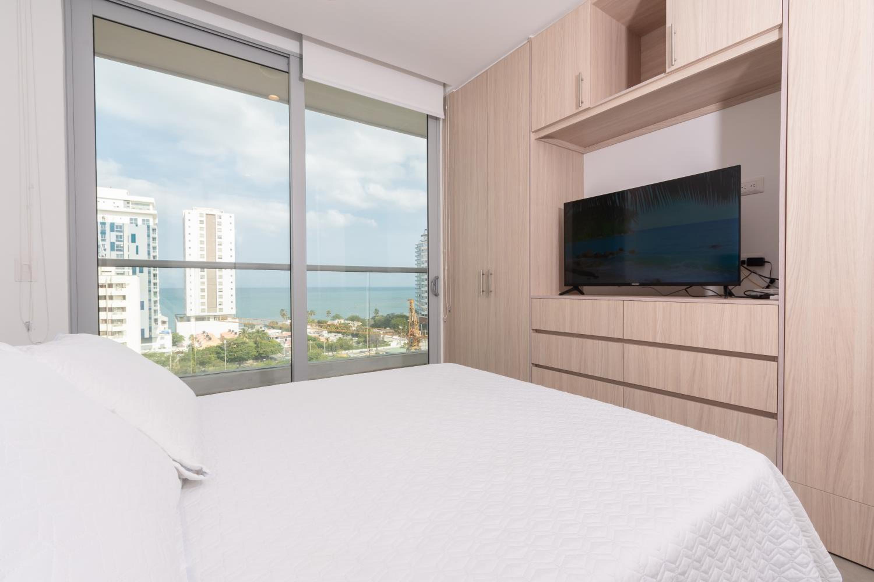 Beachside Bliss: Salguero Suites