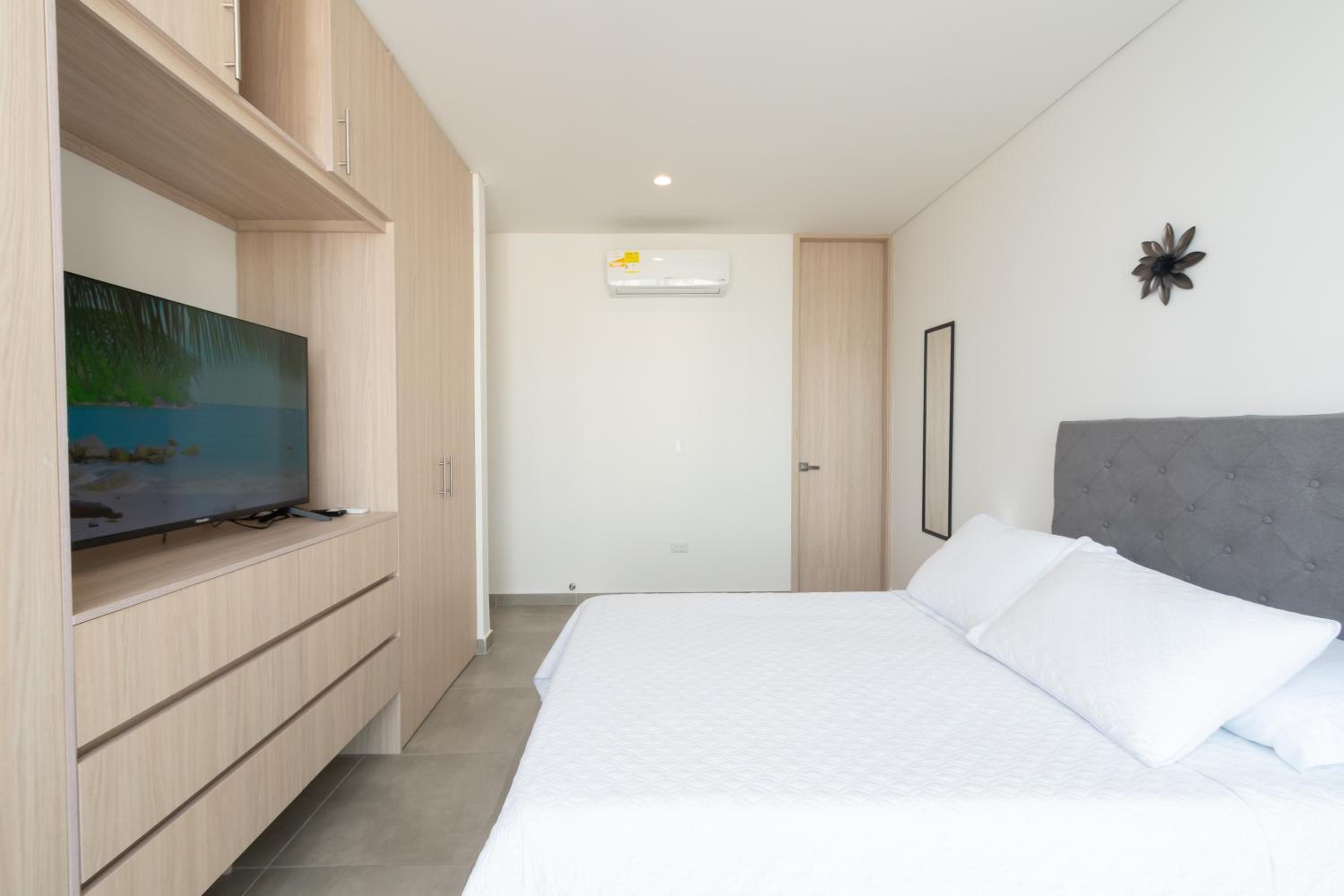 Beachside Bliss: Salguero Suites