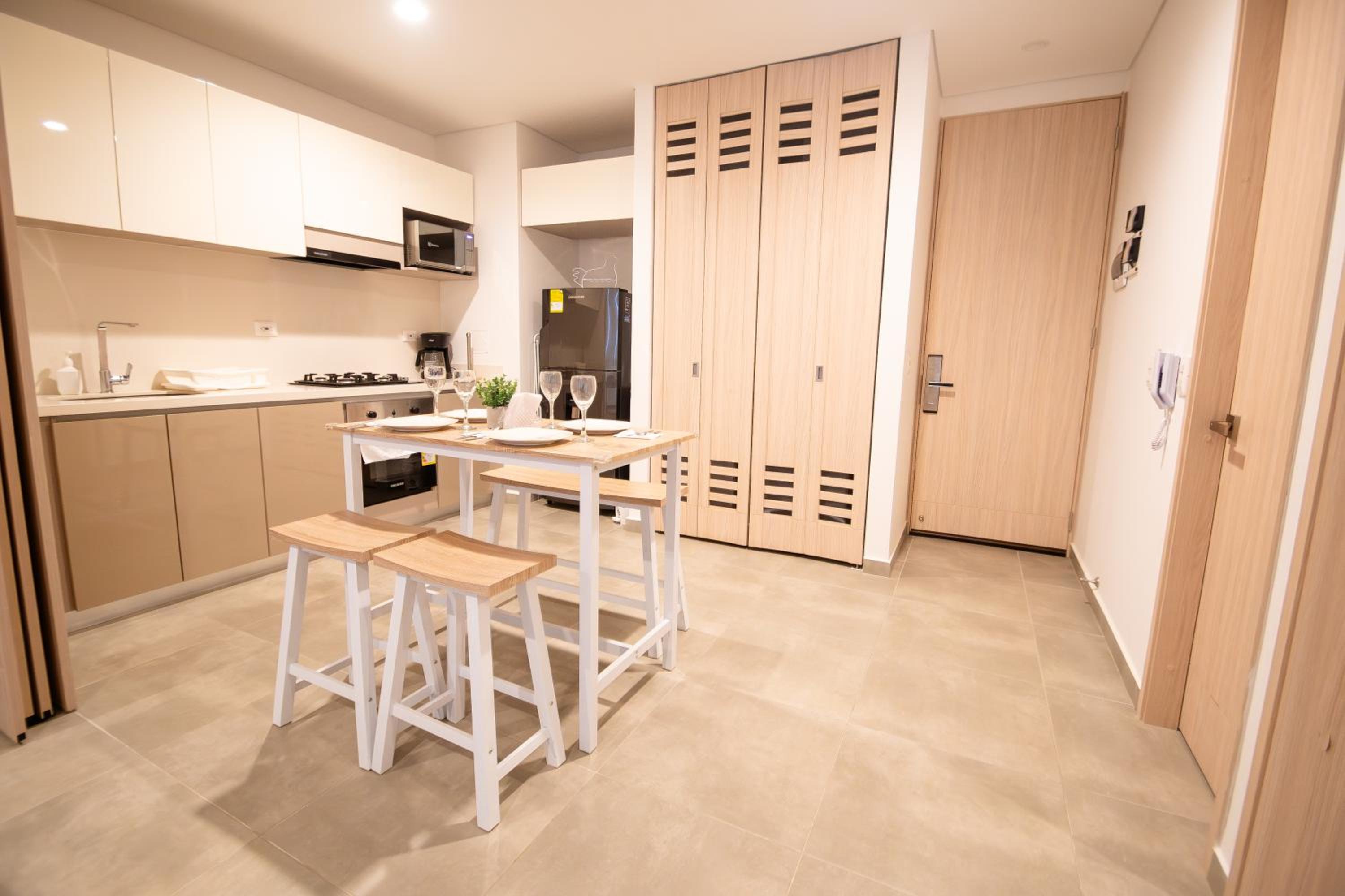 Beachside Bliss: Salguero Suites