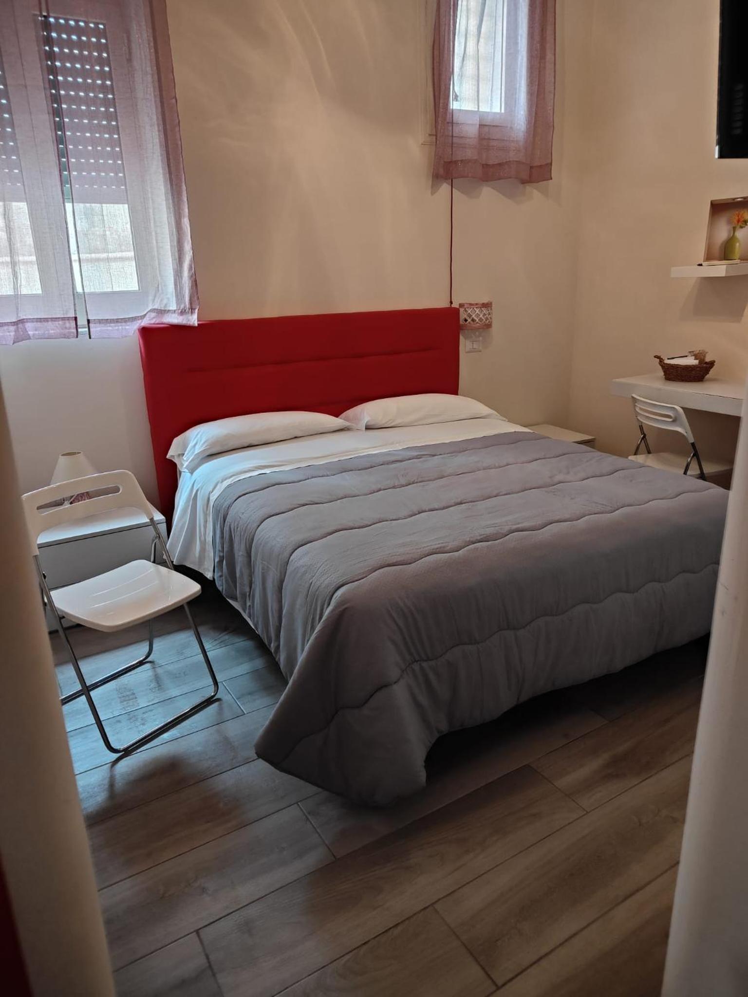 B & B Amore en Vietri — hotel room