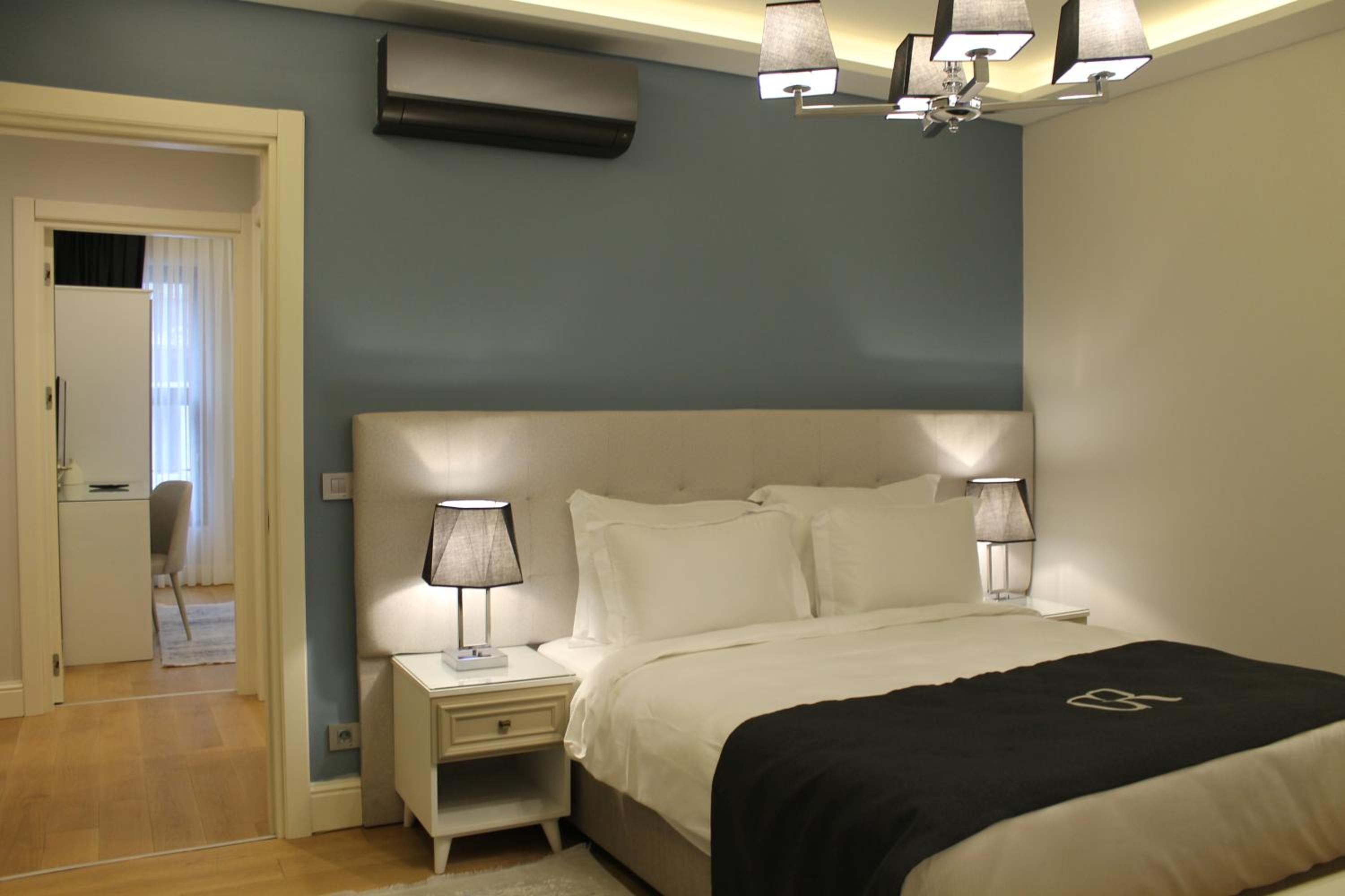 Garlon Residence - Image 257