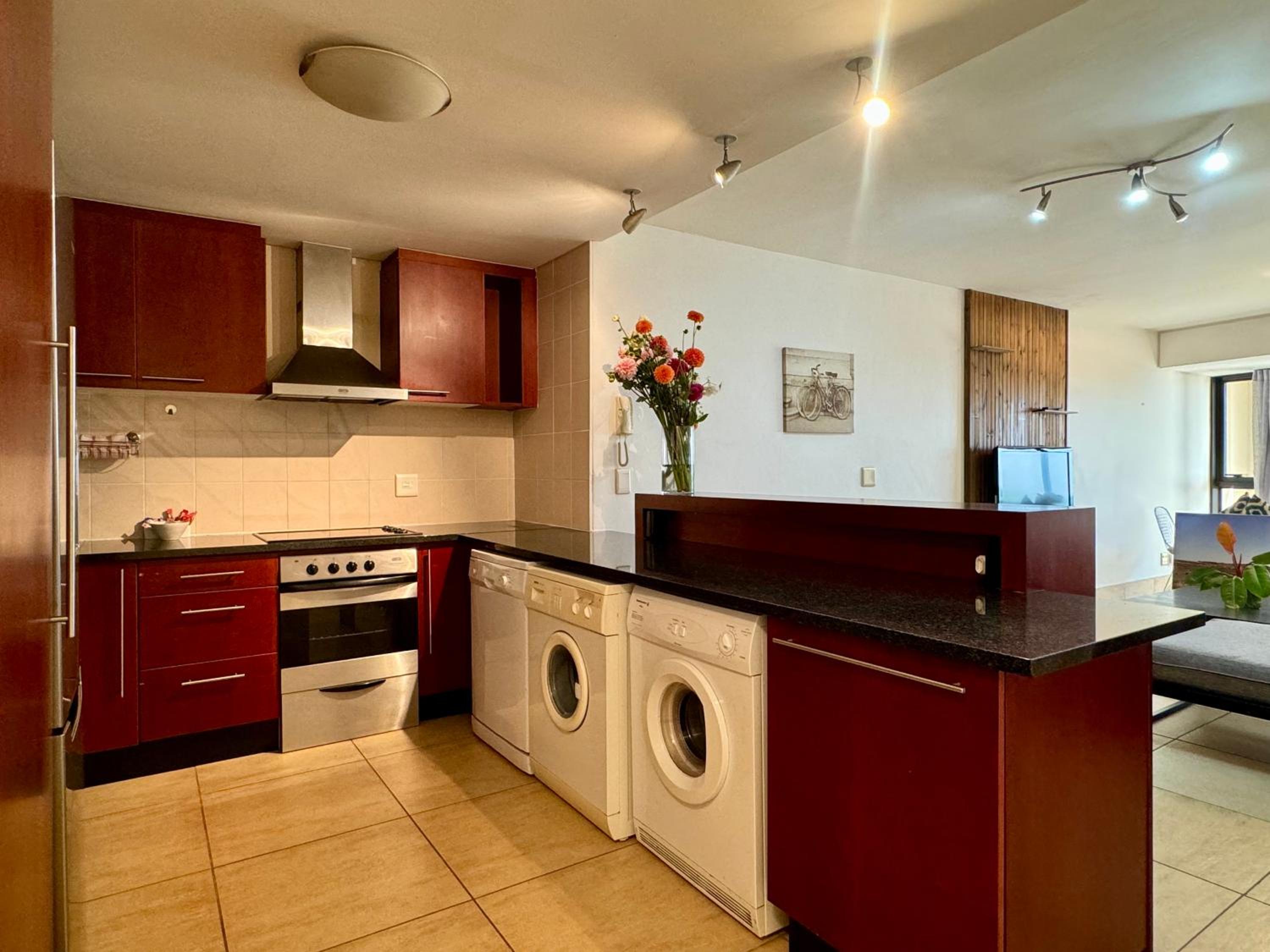 Loddey's Self Catering Apartments - by Beach Collection view 4