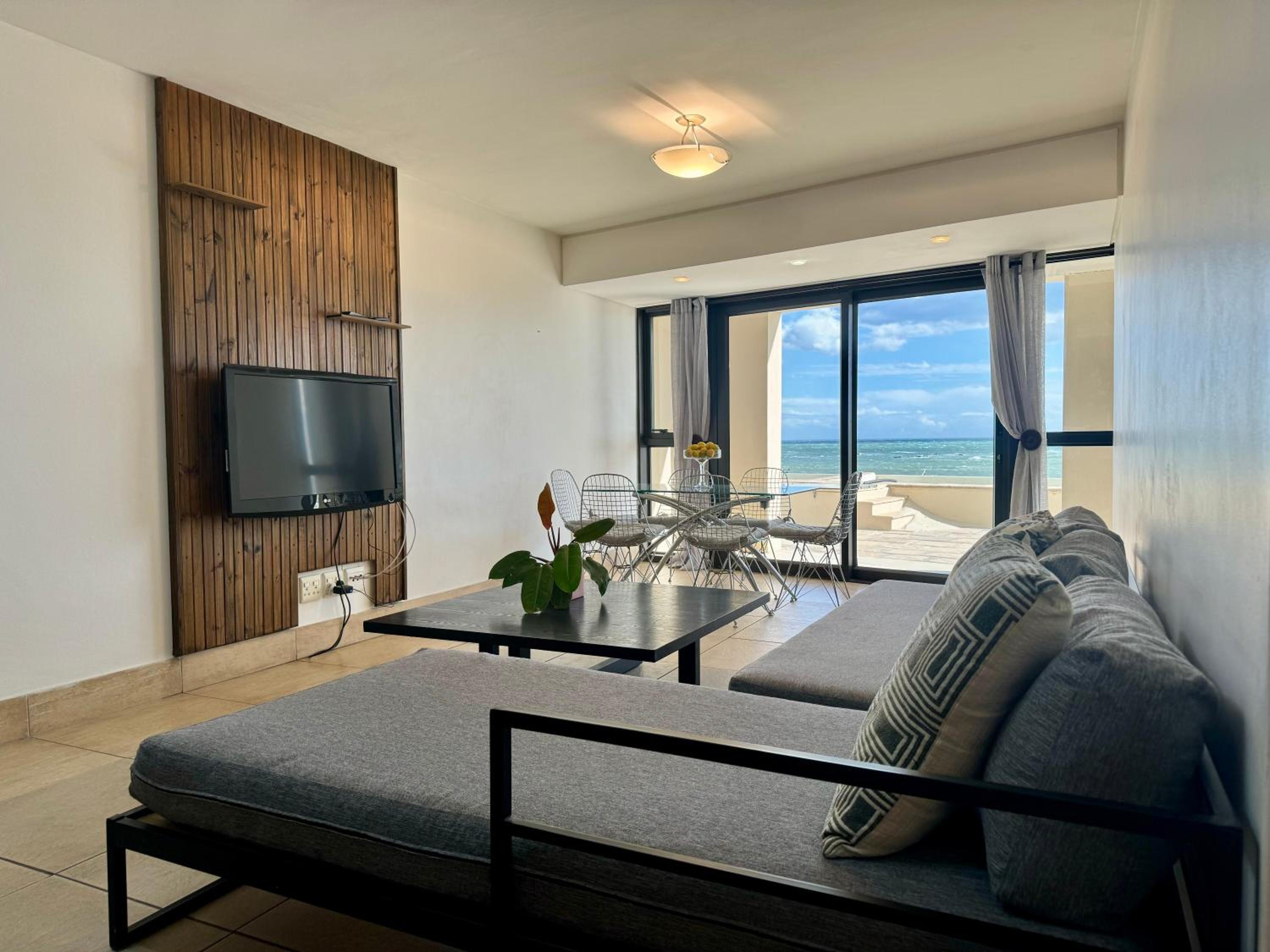 Loddey's Self Catering Apartments - by Beach Collection view 3