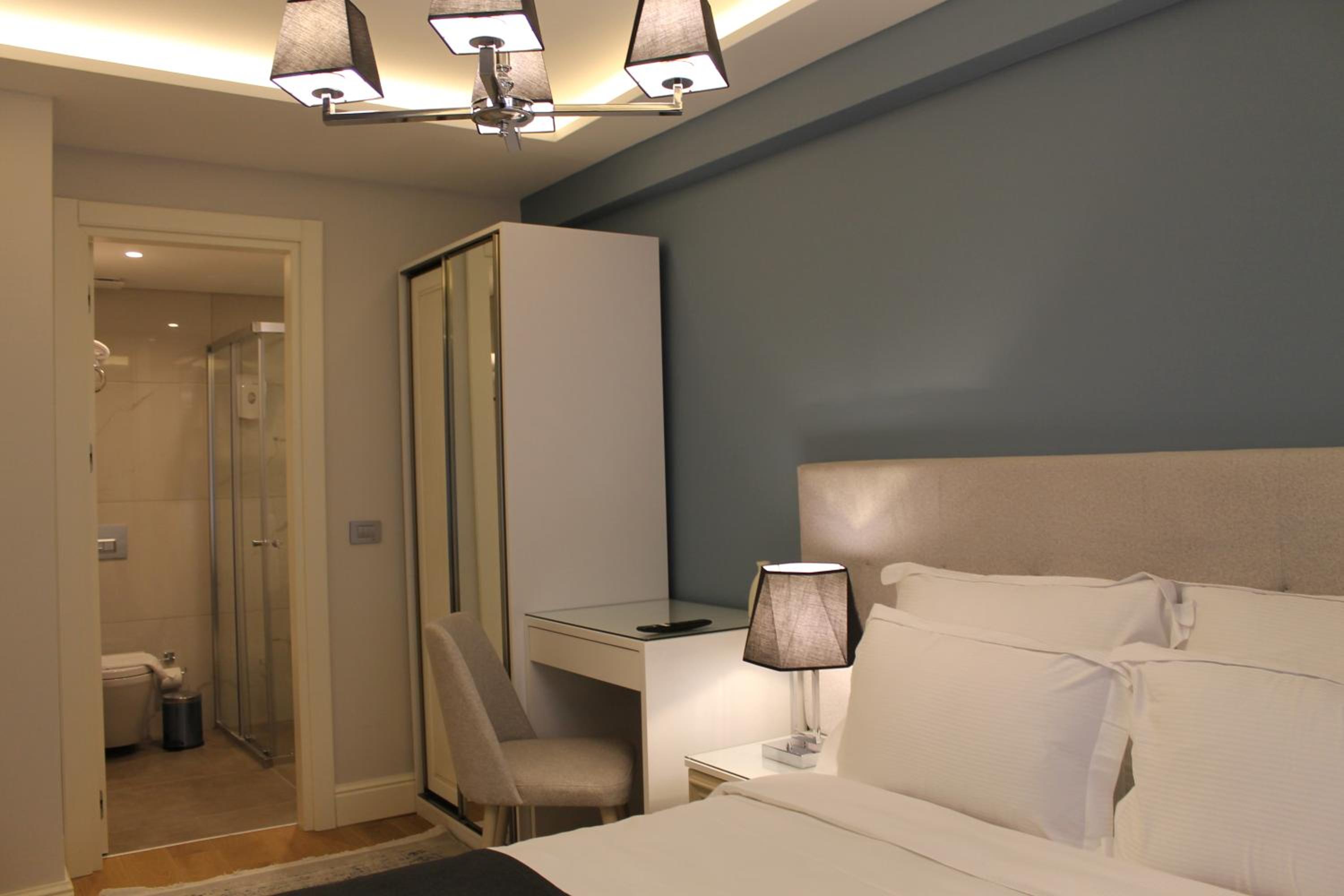 Garlon Residence - Image 258