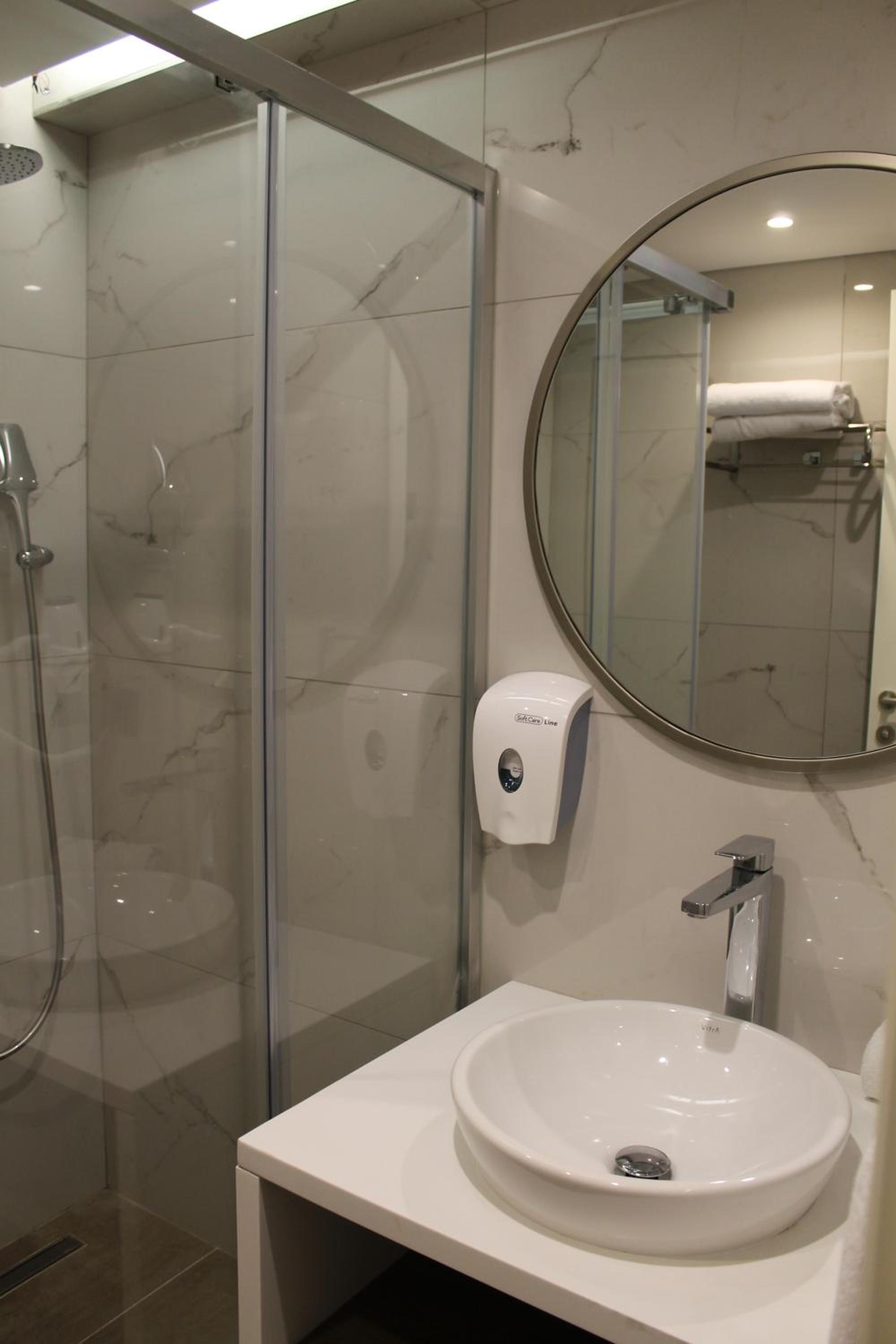 Garlon Residence - Image 263