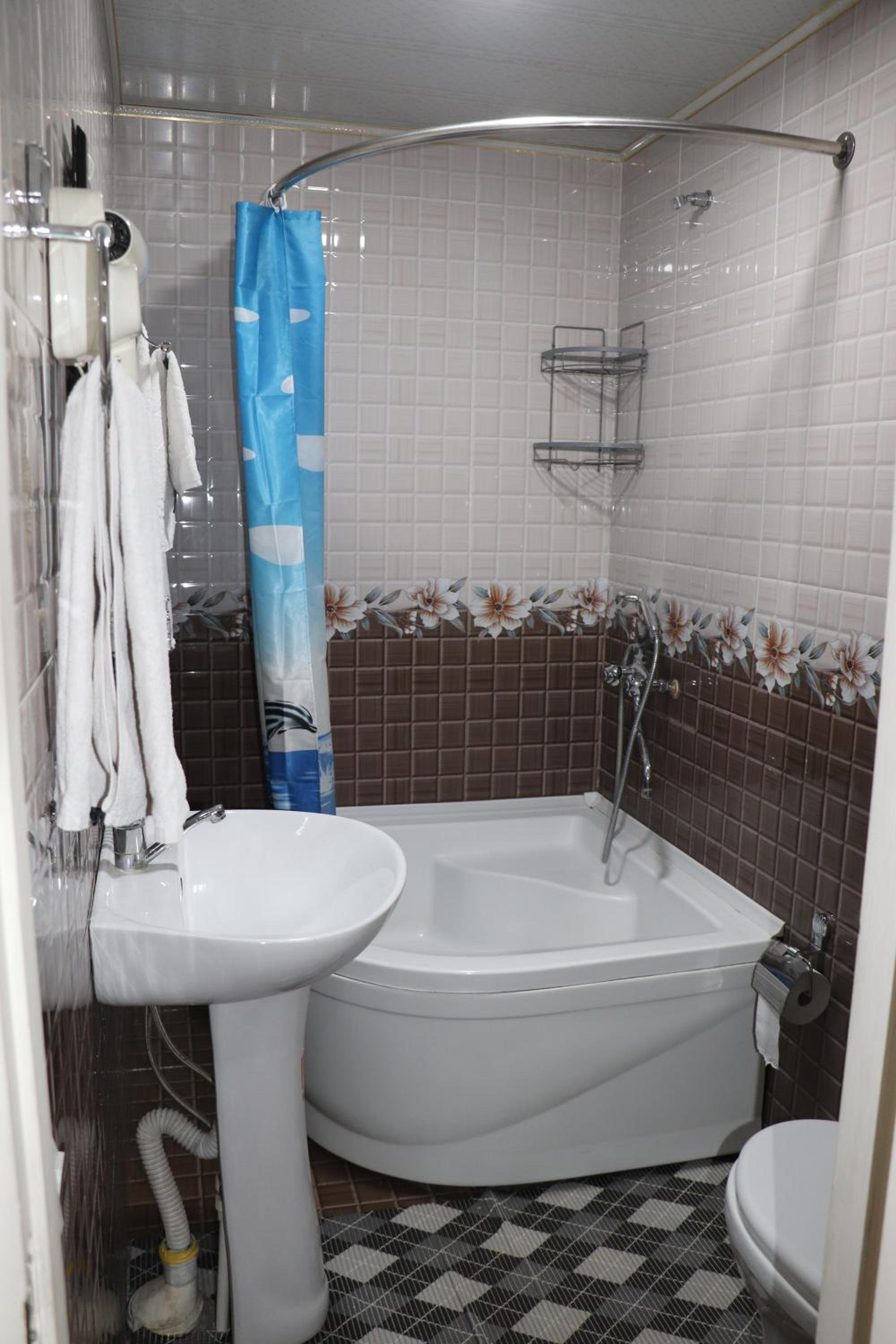 Photo 10
