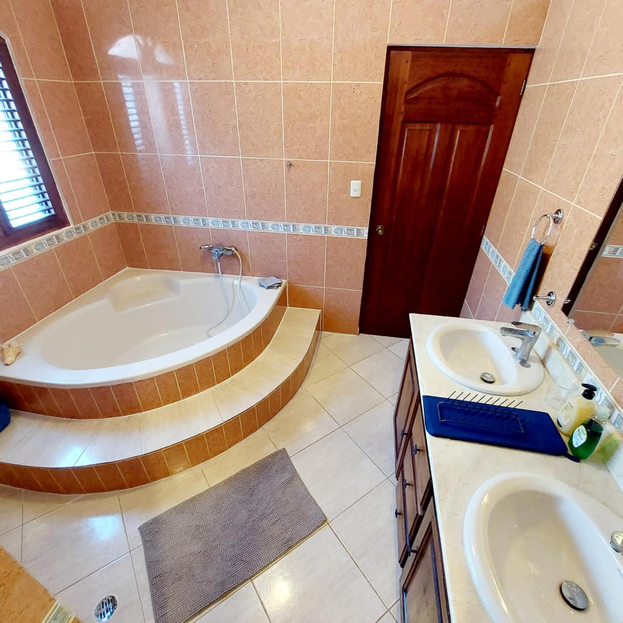 VILLA AVA ENCUENTRO- accommodation in villa