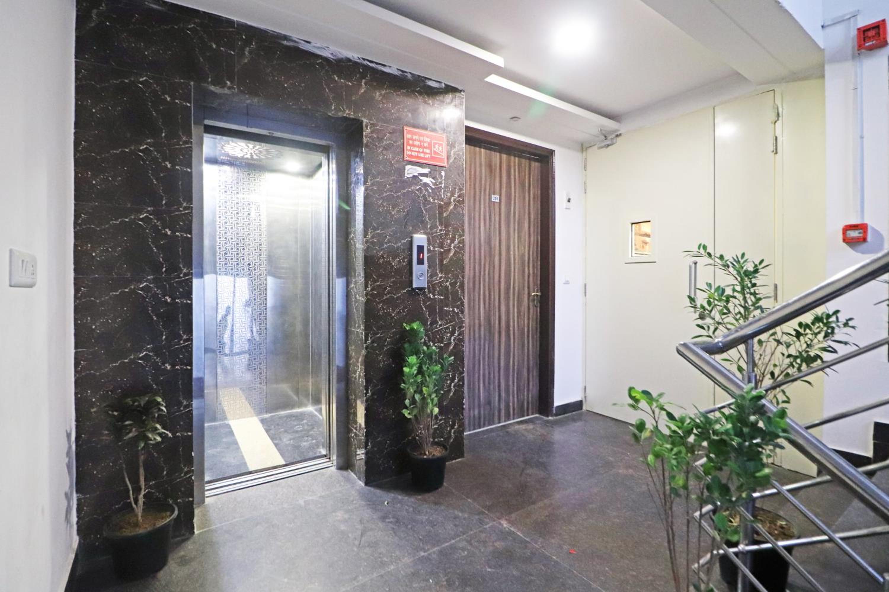Hotel Mayda Prime Near Delhi Airport