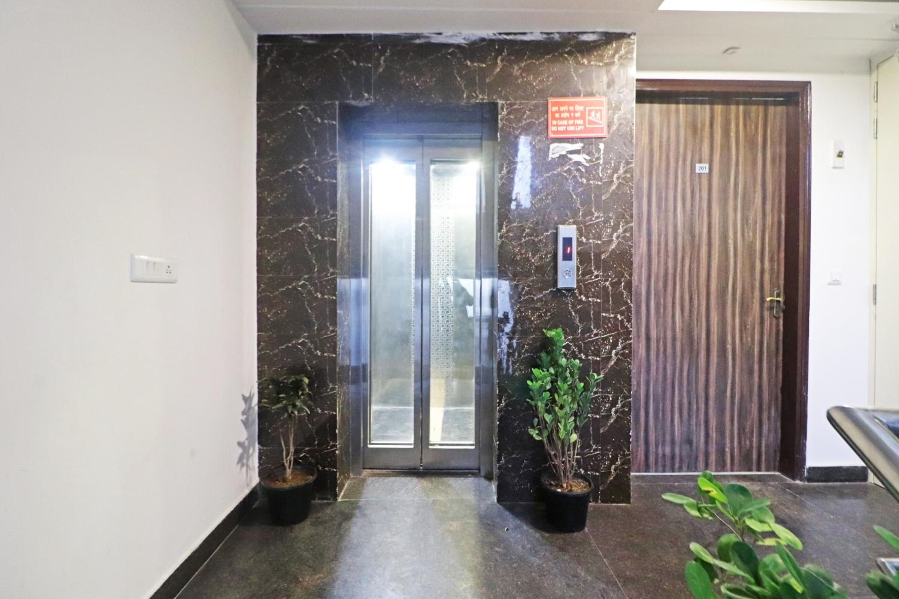 Hotel Mayda Prime Near Delhi Airport