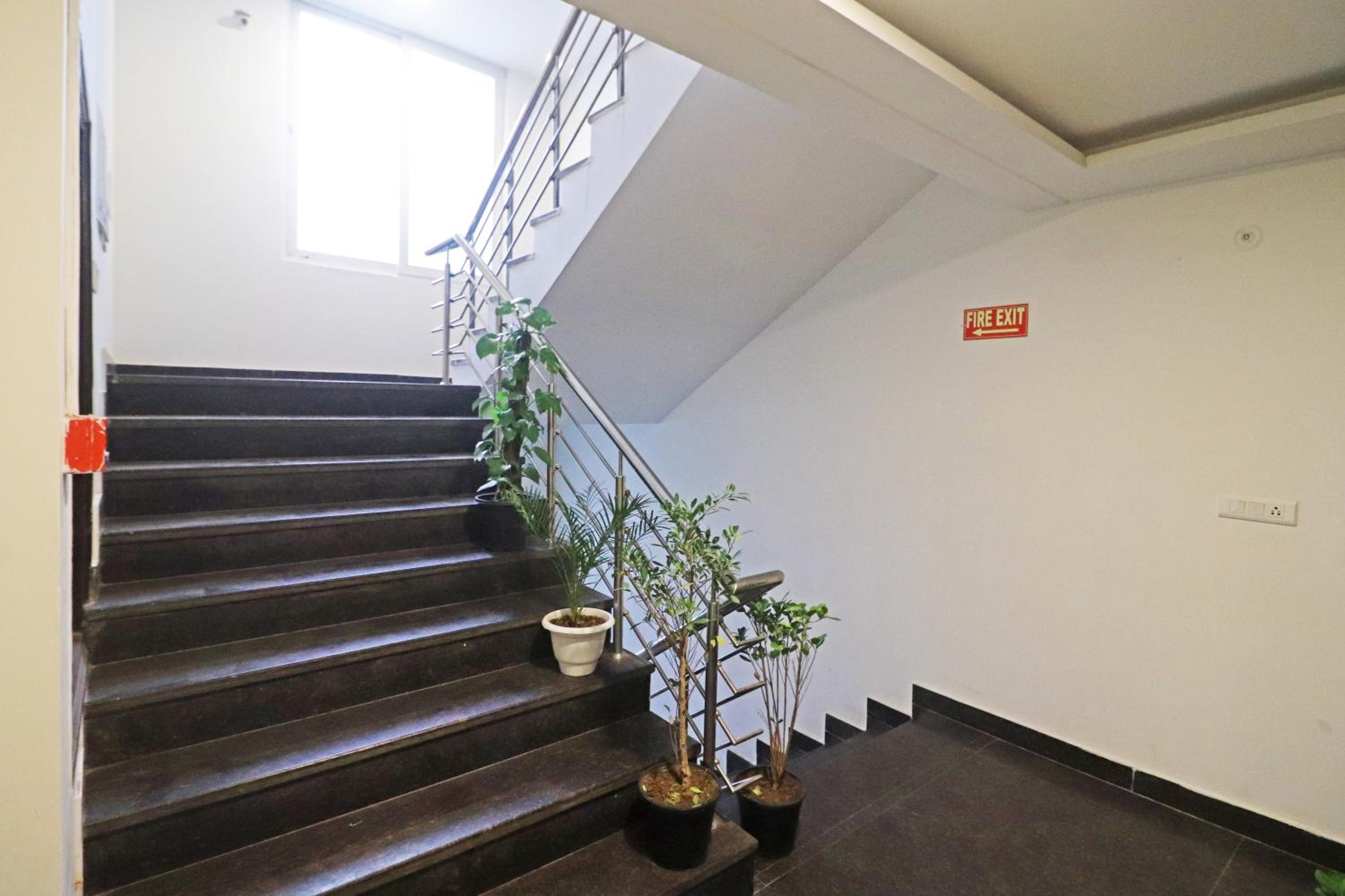 Hotel Mayda Prime Near Delhi Airport
