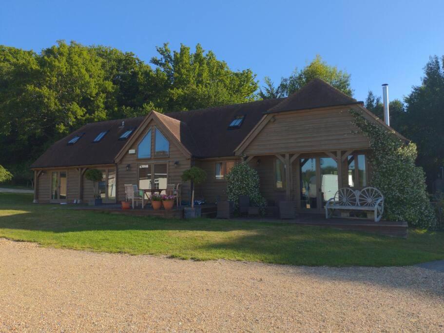 The Barn New Forest Free Paddle boarding & free Zip wire.