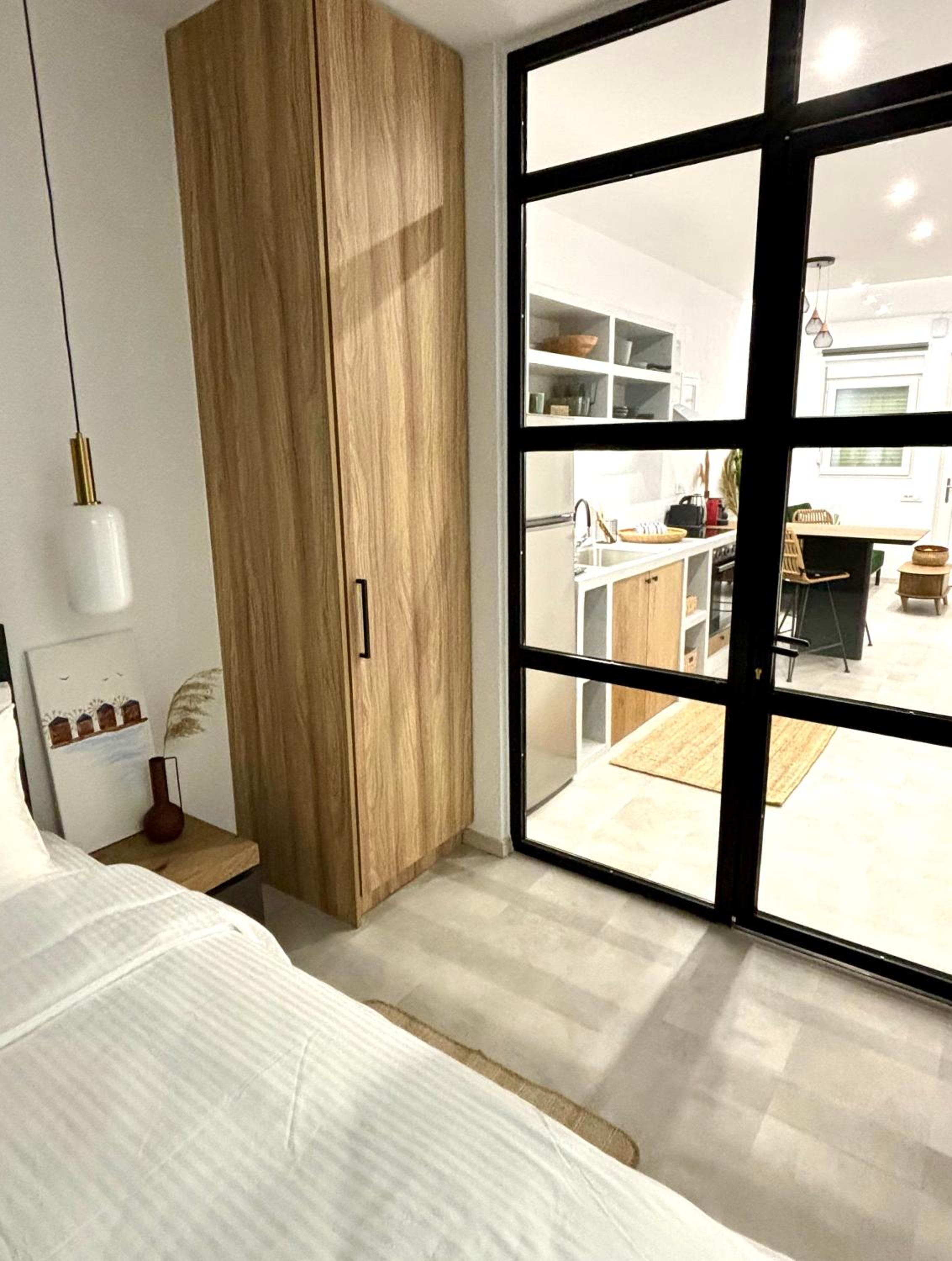 MYROVOLOS APARTMENTS