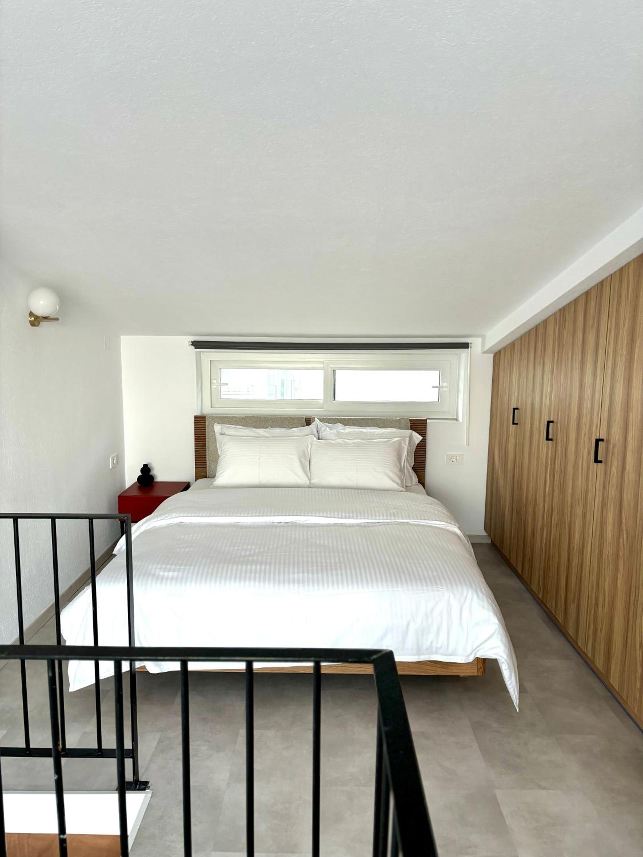 MYROVOLOS APARTMENTS