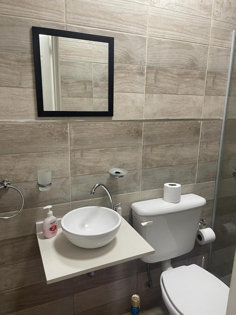 Departamento Moderno, equipado en Vicente Lopez , Ideal River Plate ,Tecnópolis ,100 metros del tren