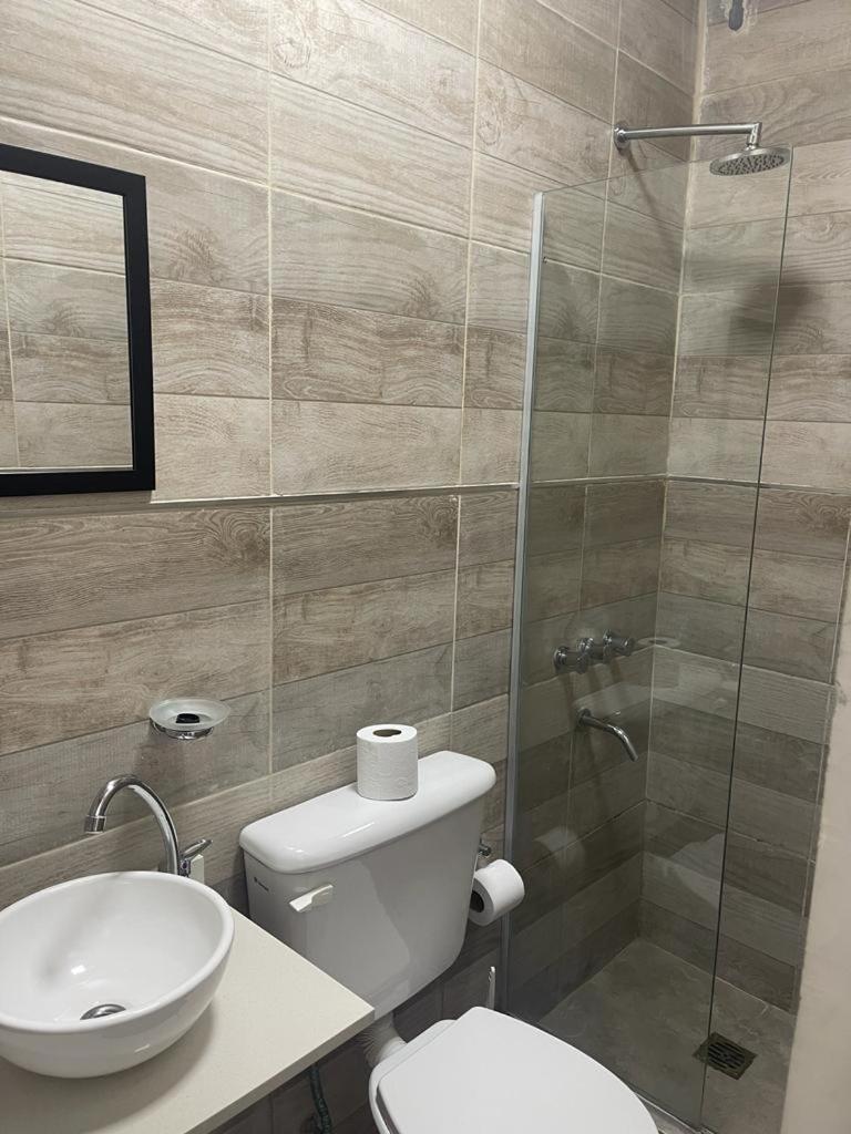 Departamento Moderno, equipado en Vicente Lopez , Ideal River Plate ,Tecnópolis ,100 metros del tren