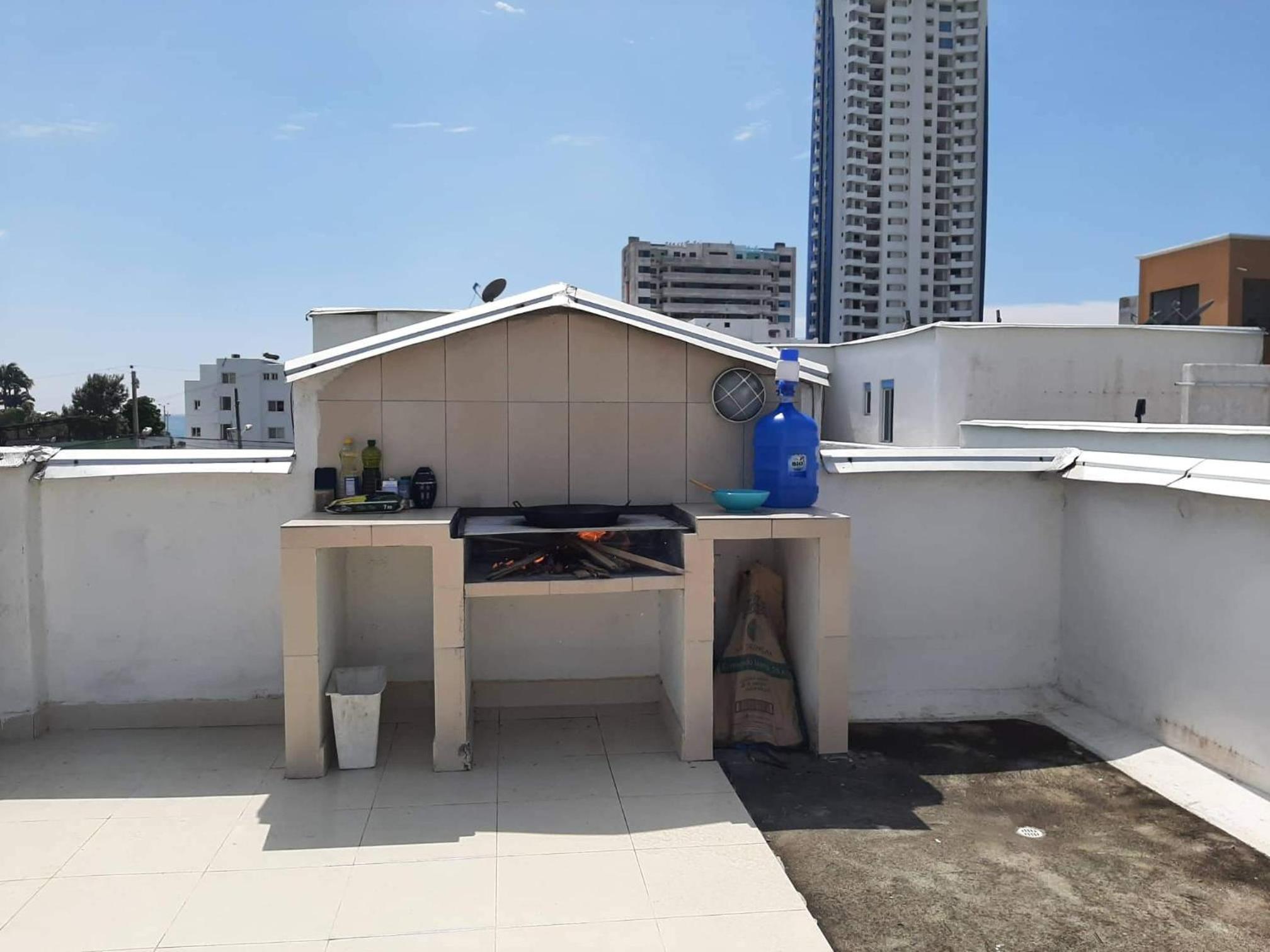 Moderno departamento vacacional.