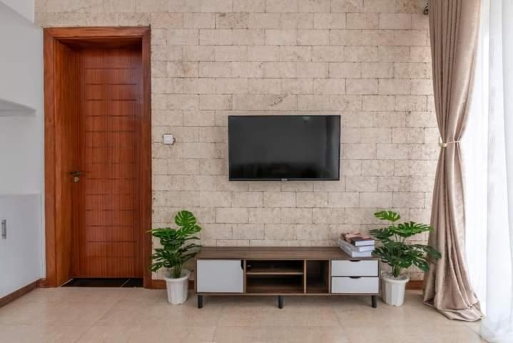 Imagine Luxury 2 Bedroom view 3