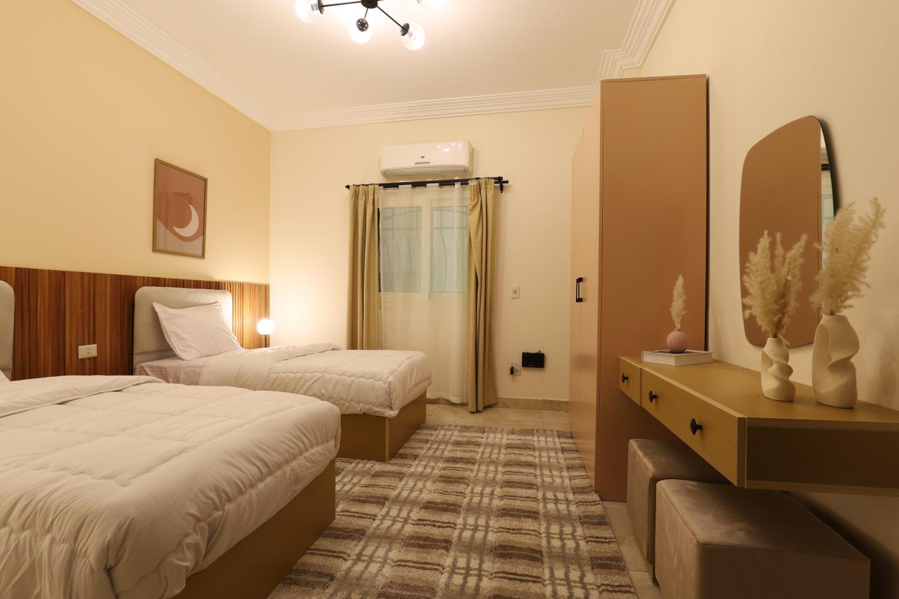 Signature Stays - Spacious Modern Apt