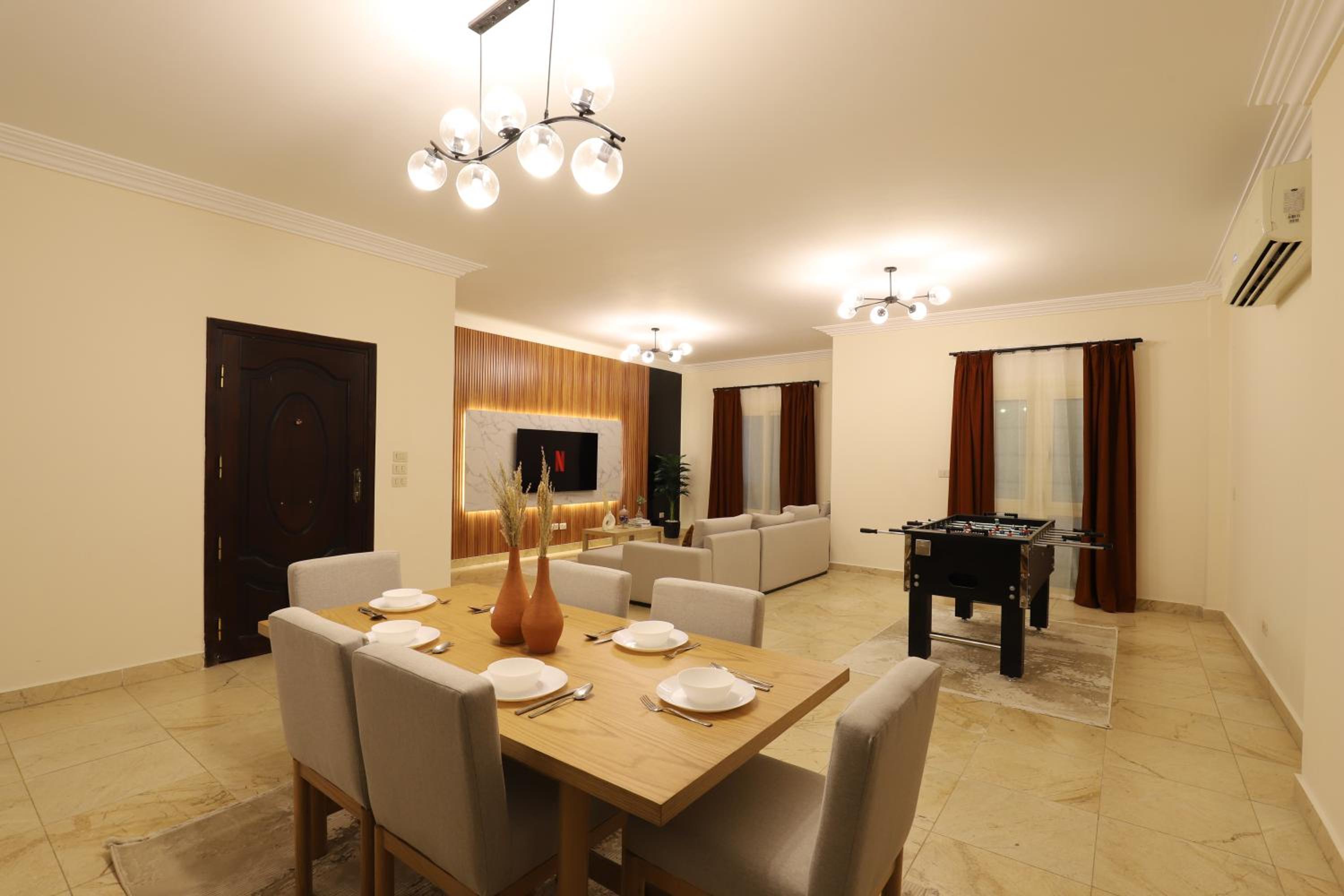 Signature Stays - Spacious Modern Apt
