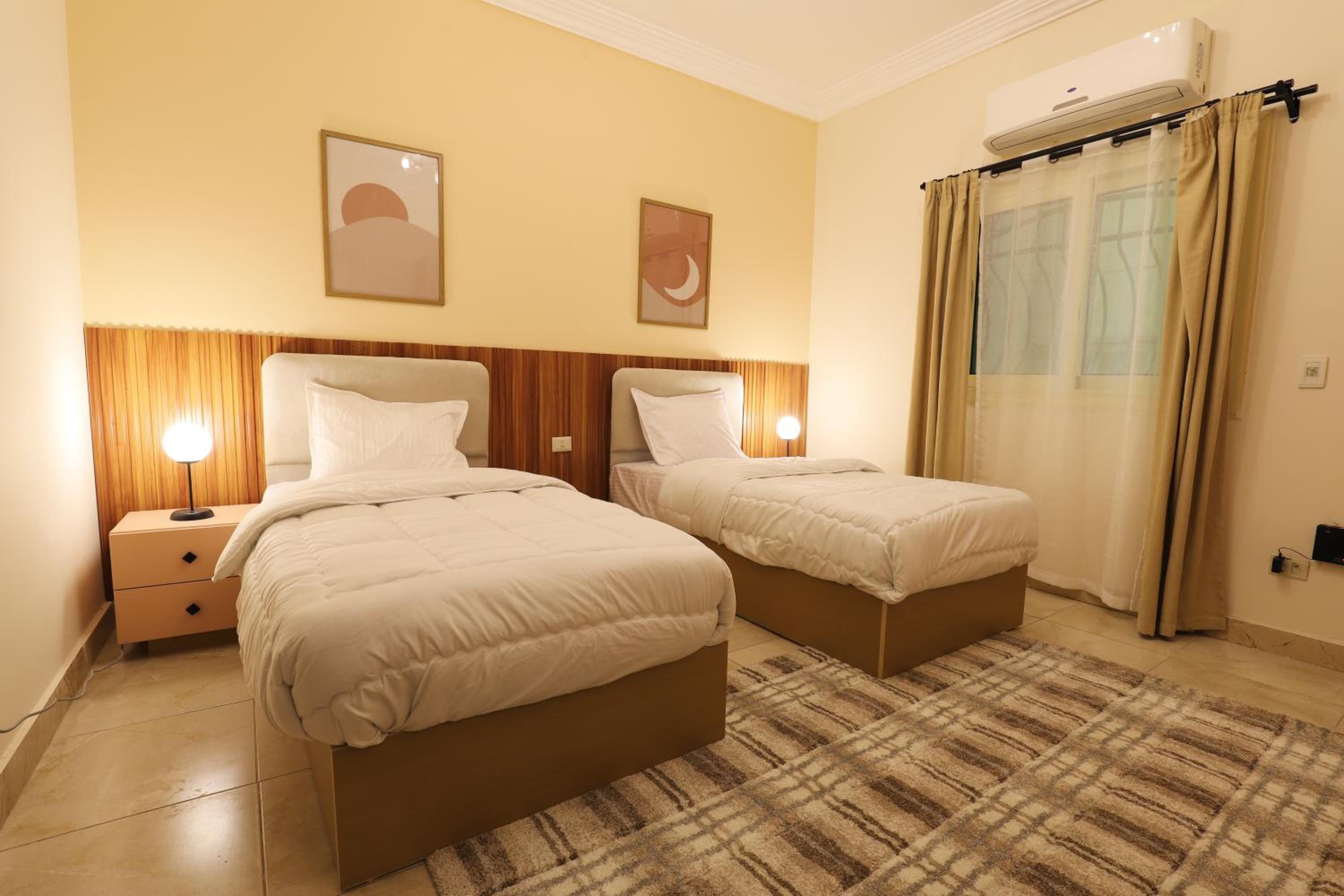 Signature Stays - Spacious Modern Apt