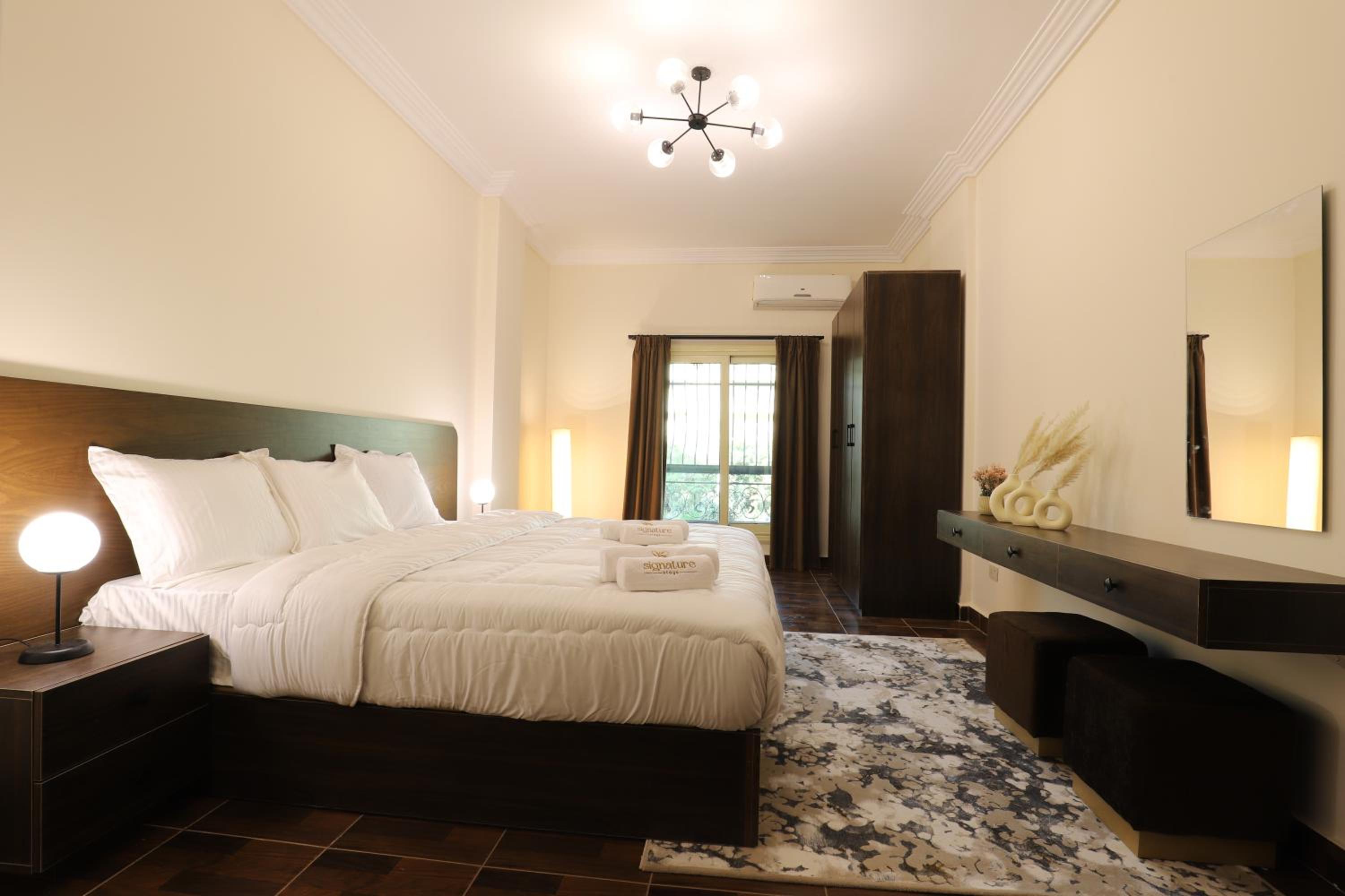 Signature Stays - Spacious Modern Apt
