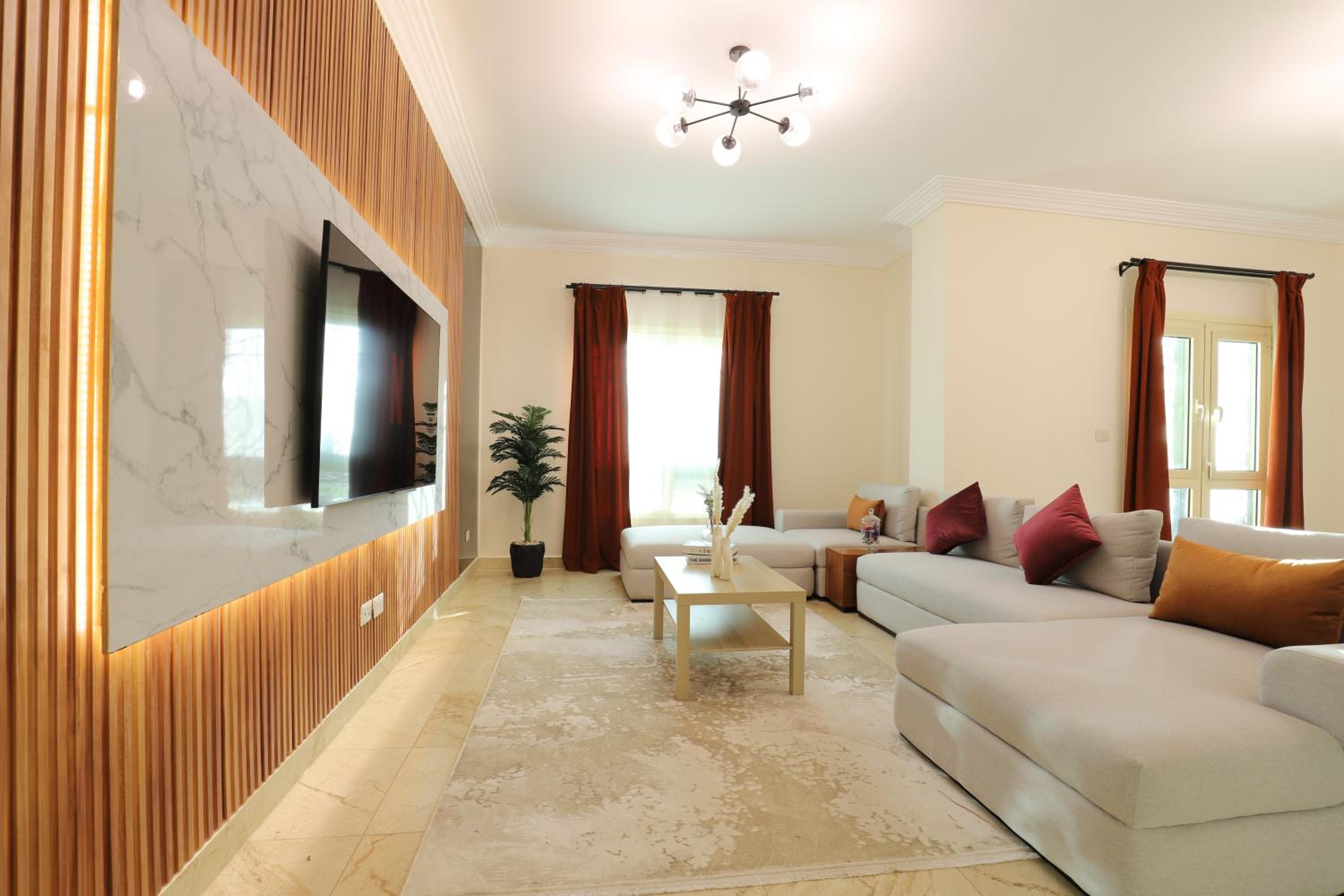 Signature Stays - Spacious Modern Apt