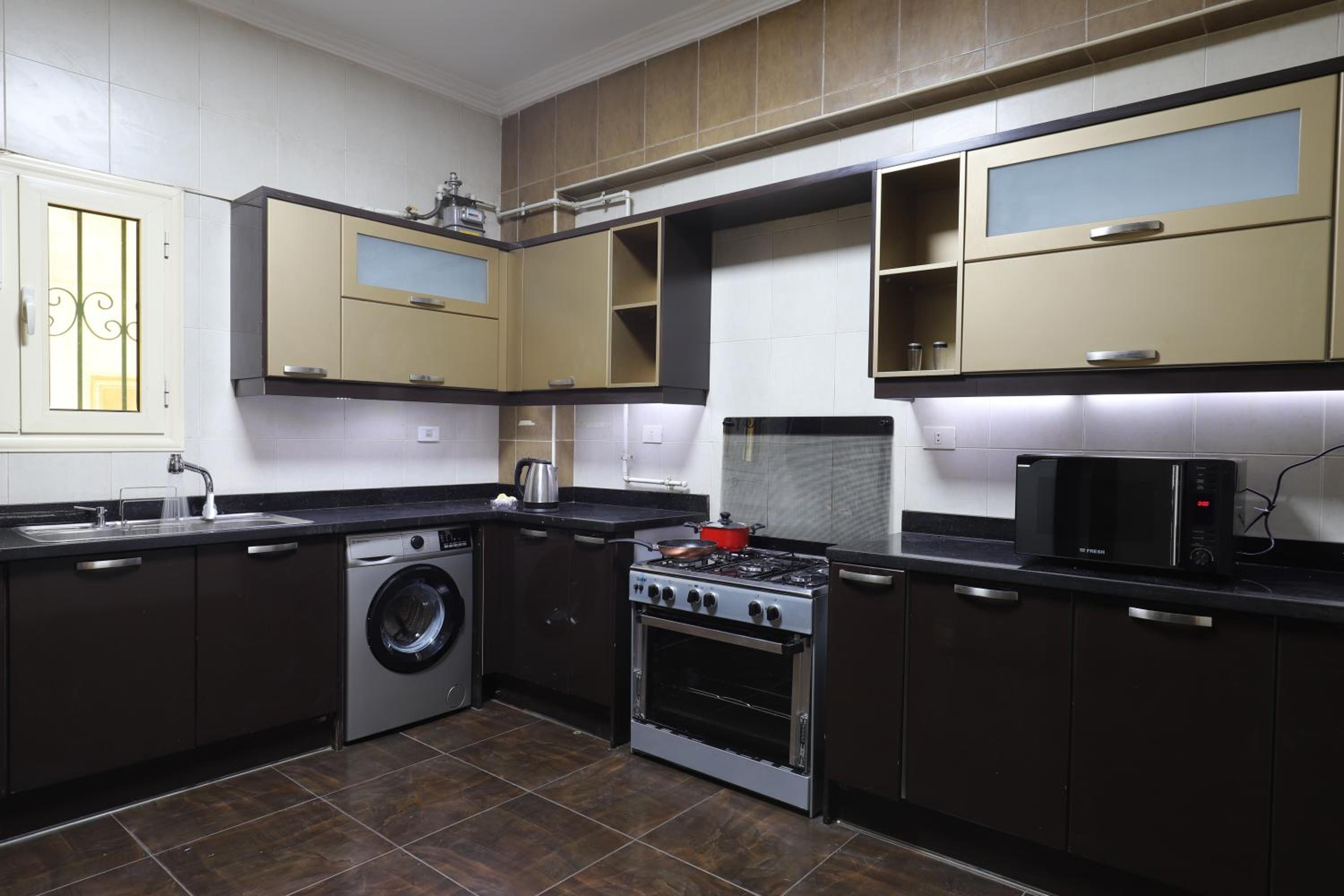 Signature Stays - Spacious Modern Apt
