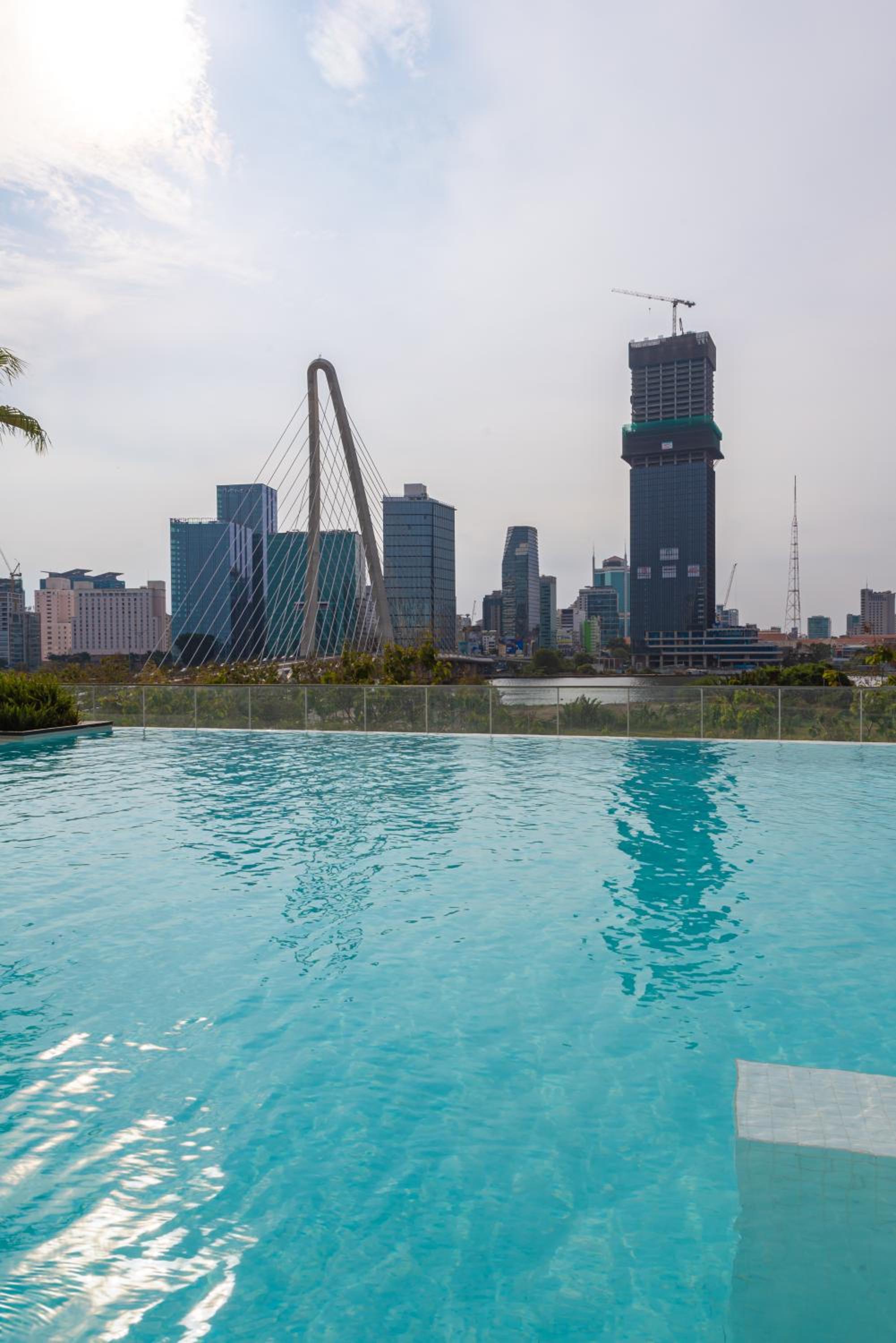 Metropole Thu Thiem-2 Br Apartment in the center -River view & Luxury