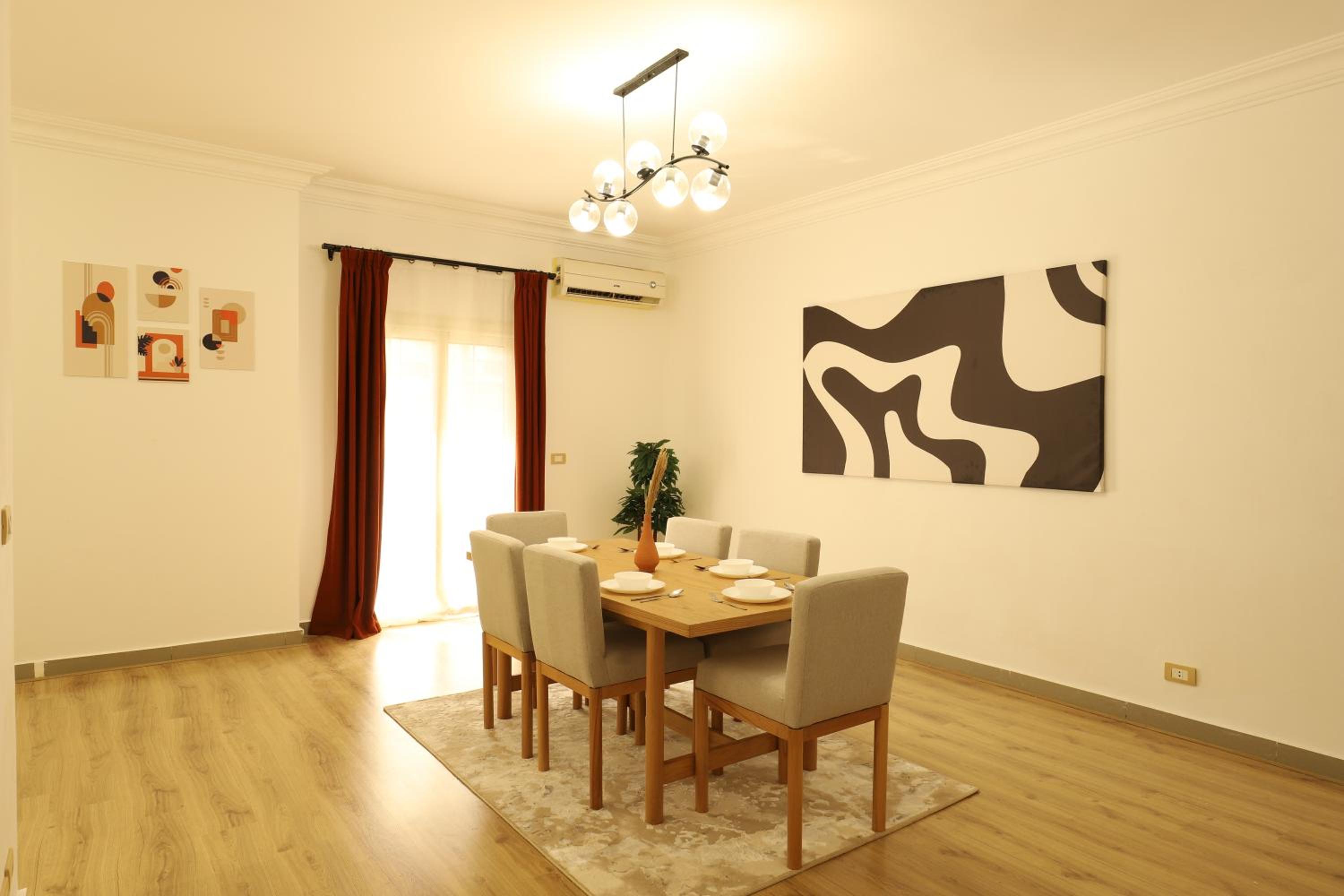 Signature Stays: Modern Chic Apt