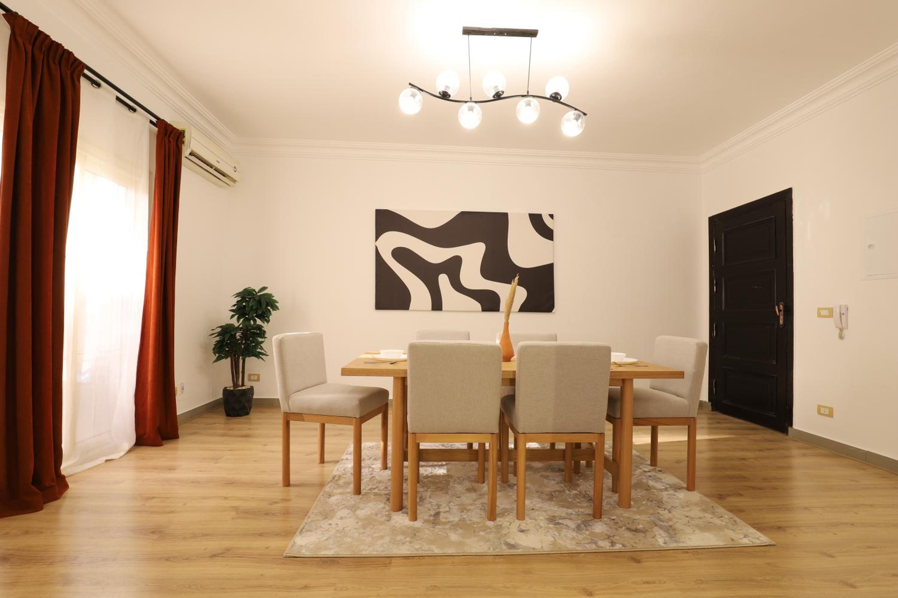 Signature Stays: Modern Chic Apt