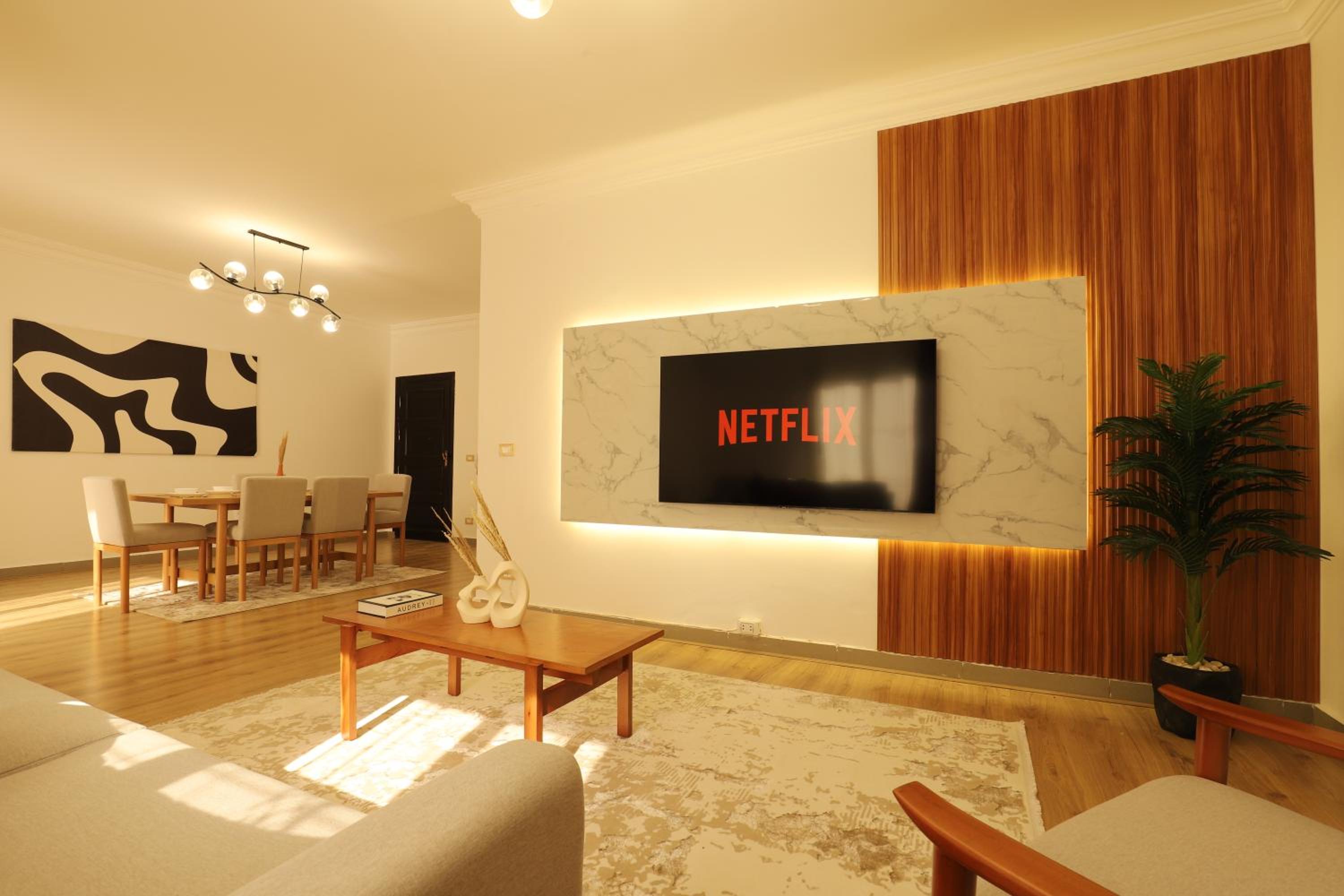 Signature Stays: Modern Chic Apt