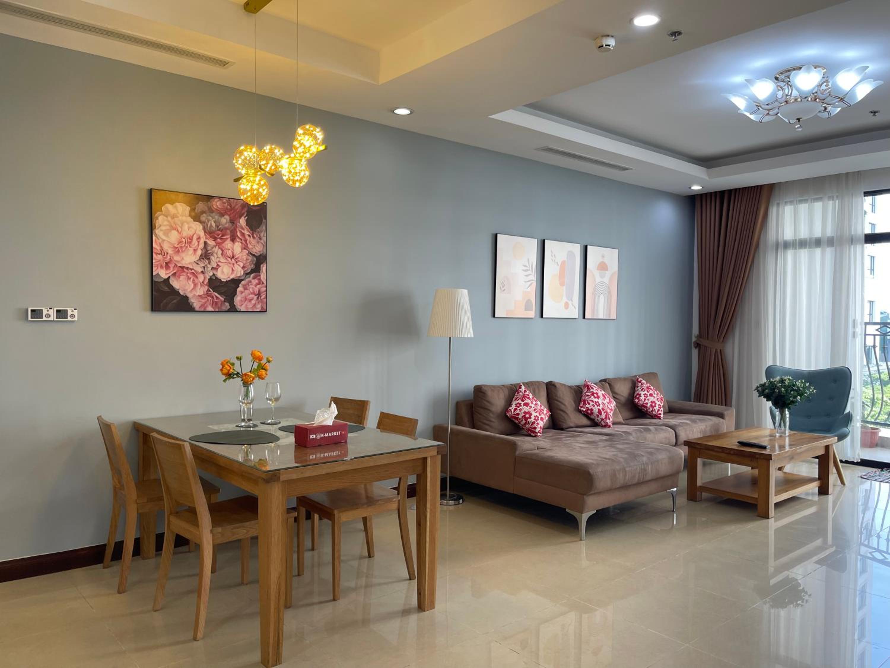 LiLiving in Vinhomes Royal city