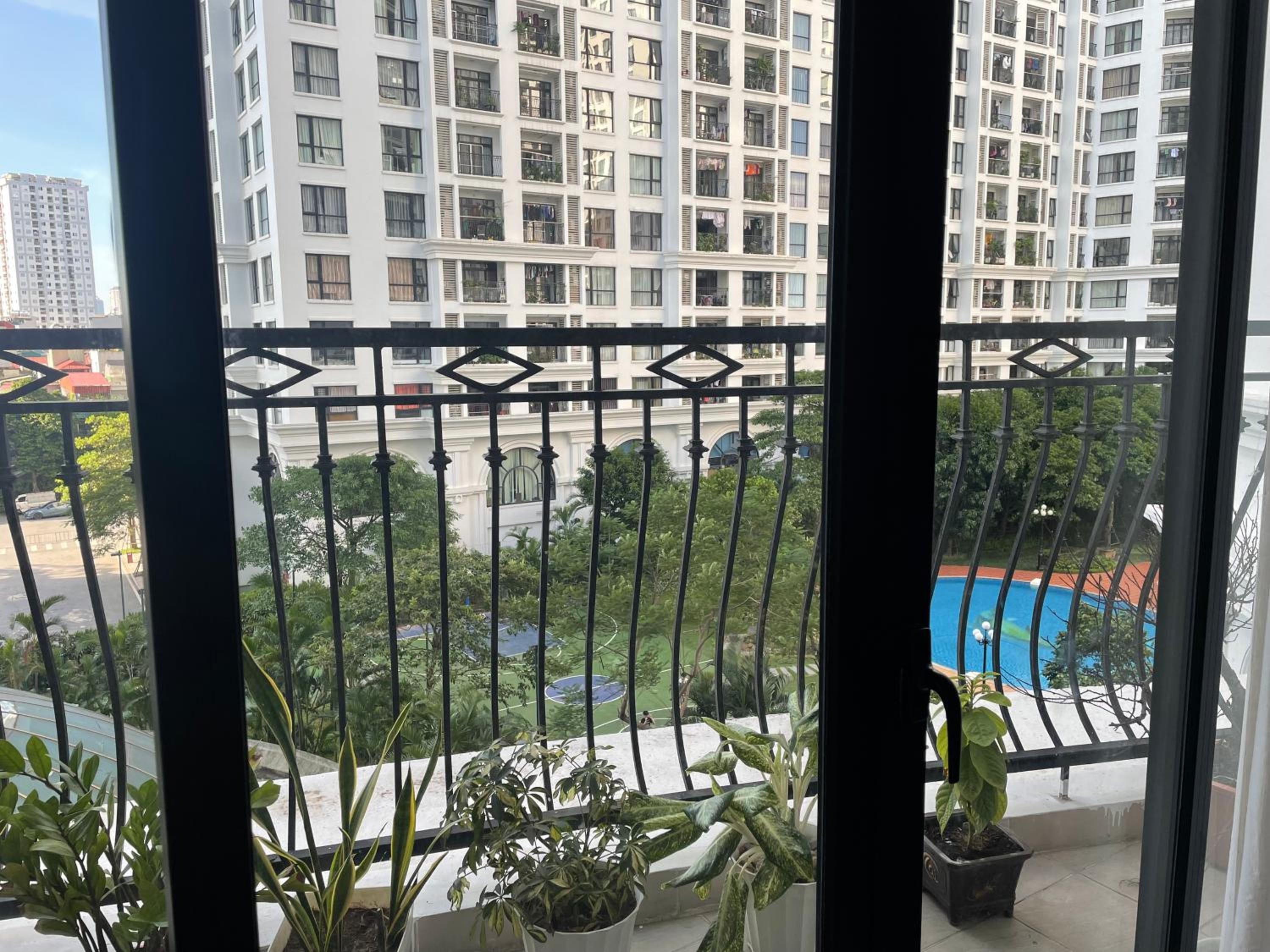 LiLiving in Vinhomes Royal city