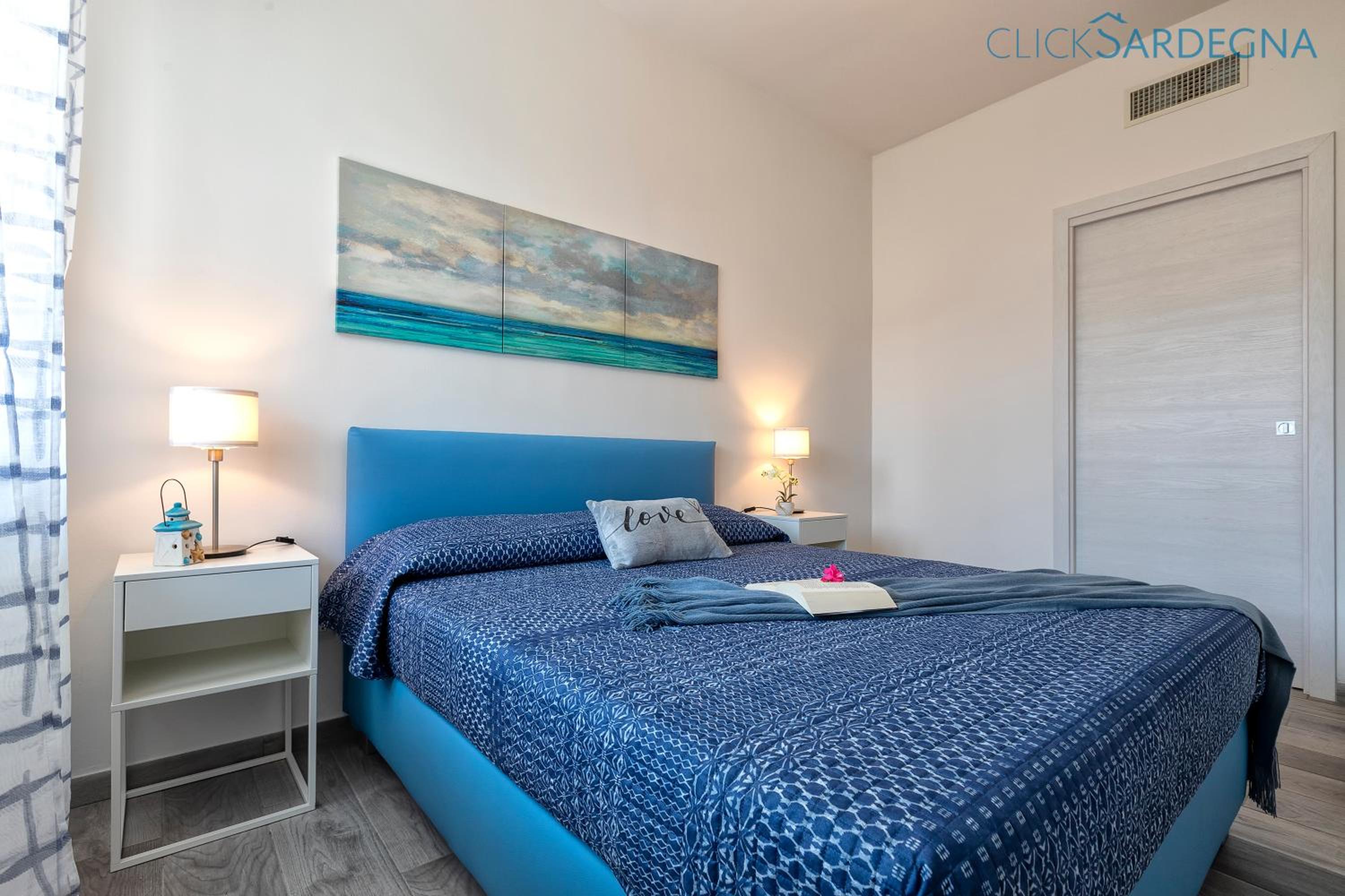 Valencia Penthouse with spectacular beachfront terraces WiFi, Air Conditioning, close to beaches
