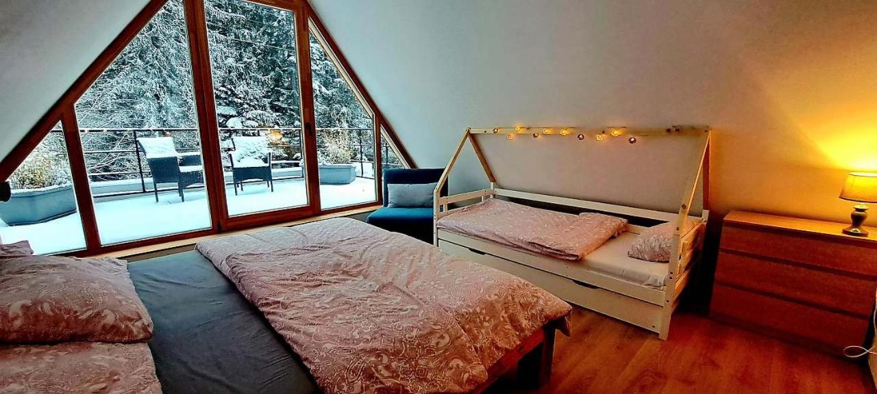 Pod Beskydem, Velké Karlovice