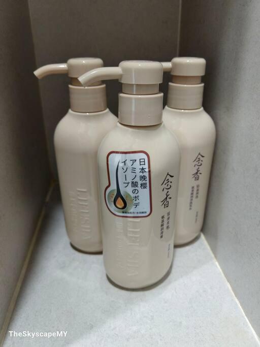 【HOT!】 JB Muji White Theme - Space & Comfy Suite