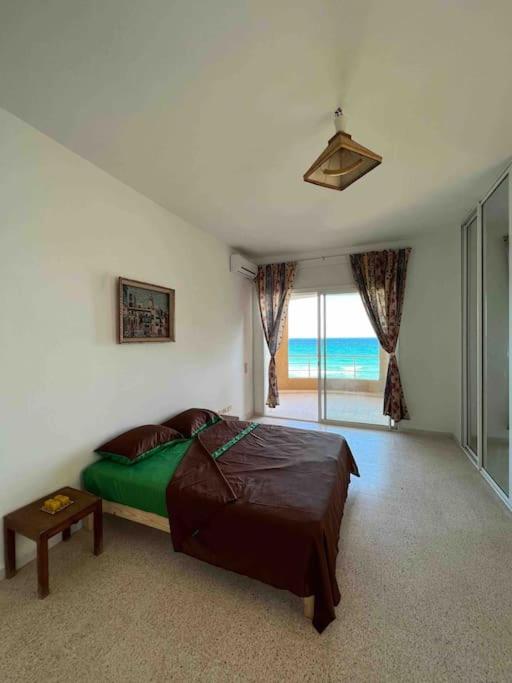 Le Chateau de sable view 2