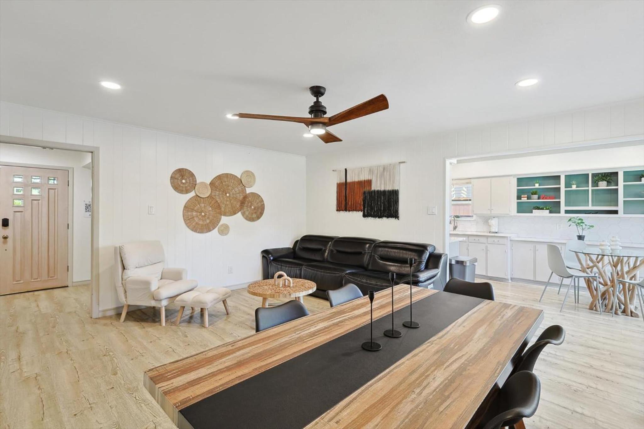 Spectacular 6BR 2,5BA Holiday Home with Pool view 4