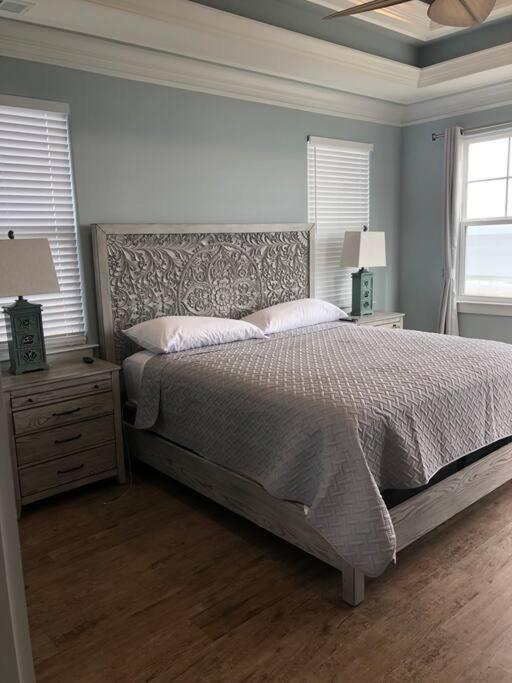 Bailey's Blue Ocean View view 4