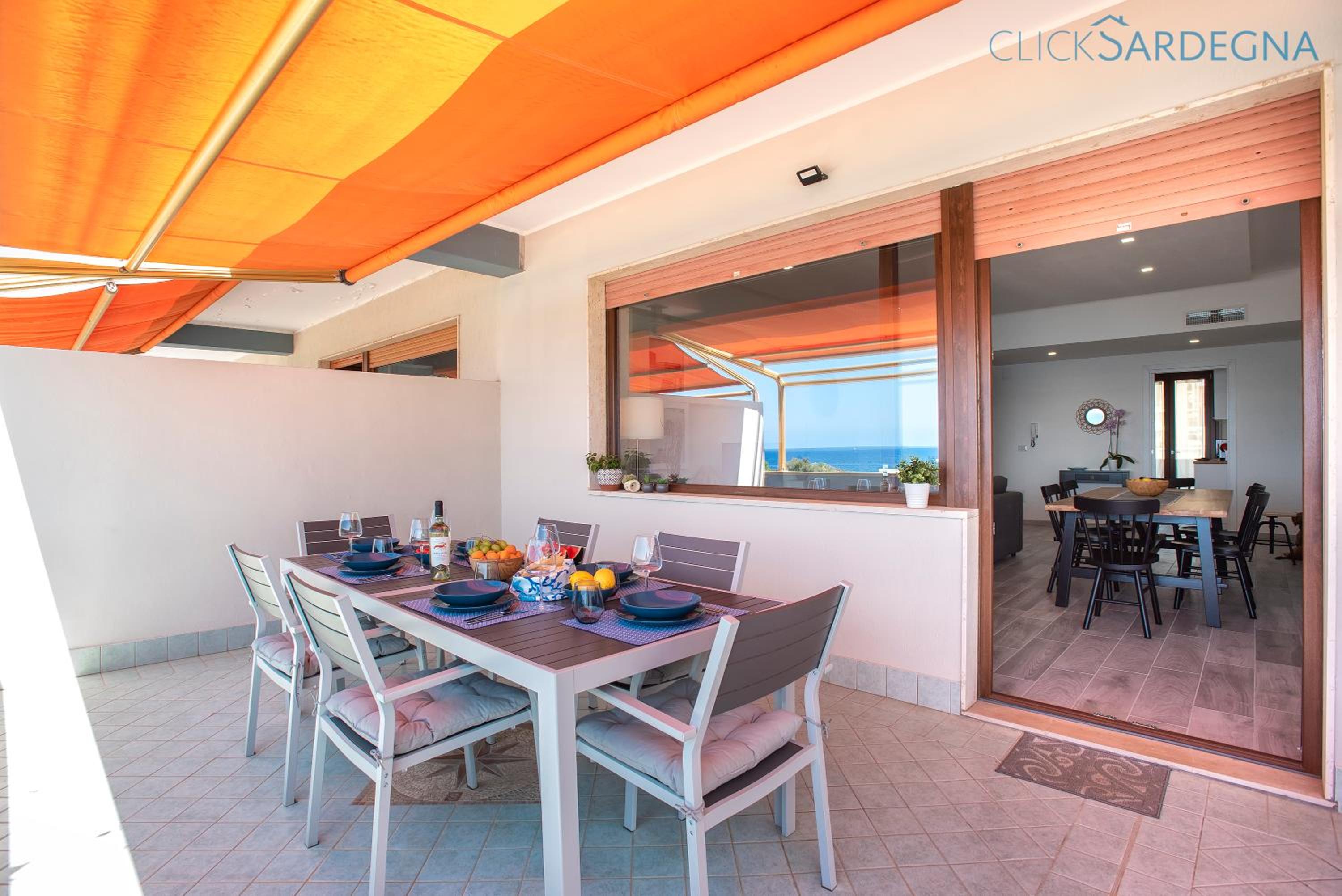 Valencia Penthouse with spectacular beachfront terraces WiFi, Air Conditioning, close to beaches
