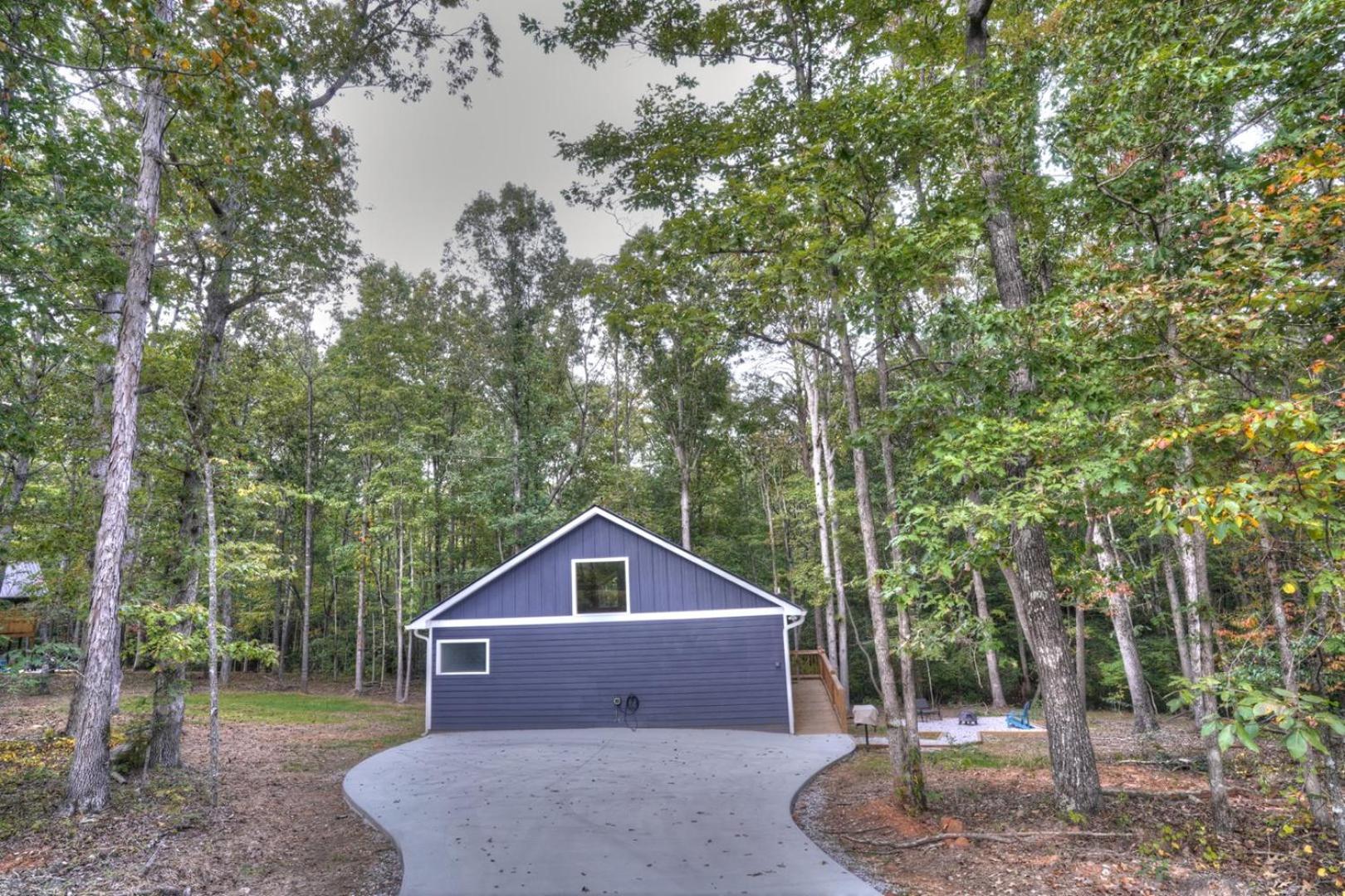 Hilltop Haven Treehouse