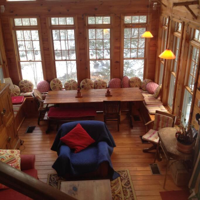STREAMSIDE CABIN IN THE CATSKILLS