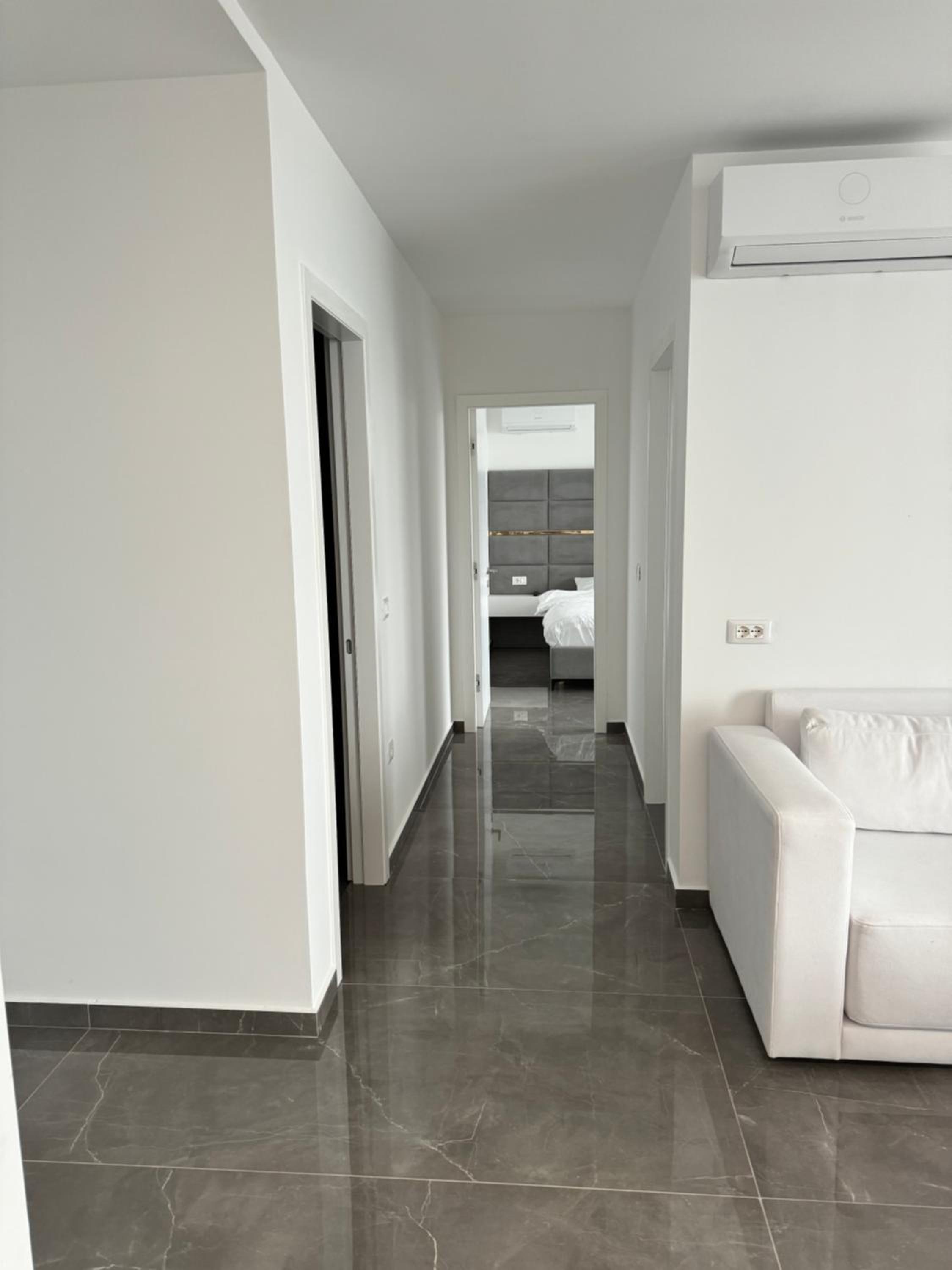 BL Apartment newly built 30m from beach